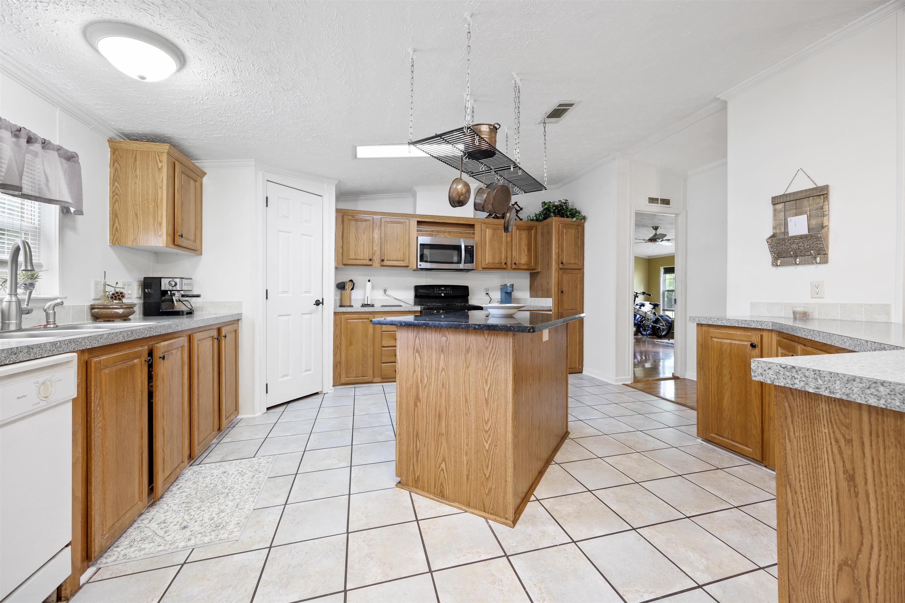 1097 NE Oats Avenue, Madison, Florida image 9