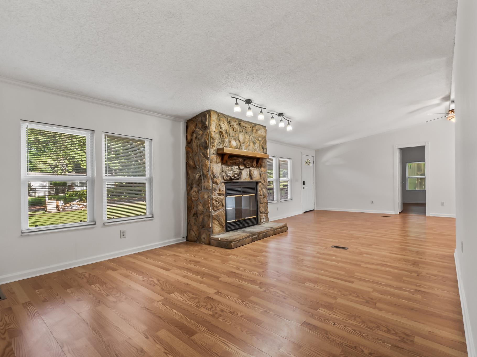 2081 Mistletoe Court, Tallahassee, Texas image 15
