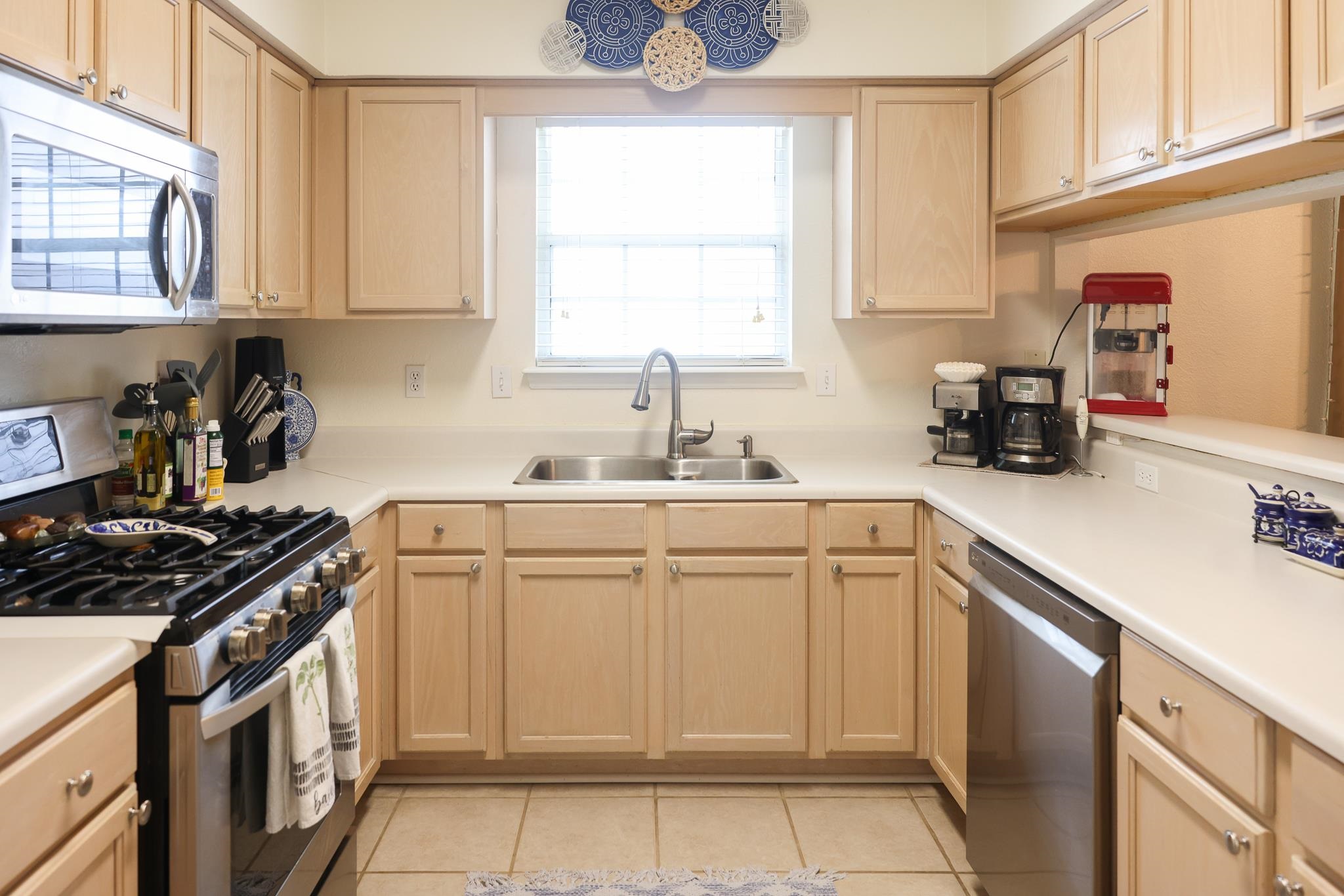 330 Dreadnaught Court, Tallahassee, Texas image 3