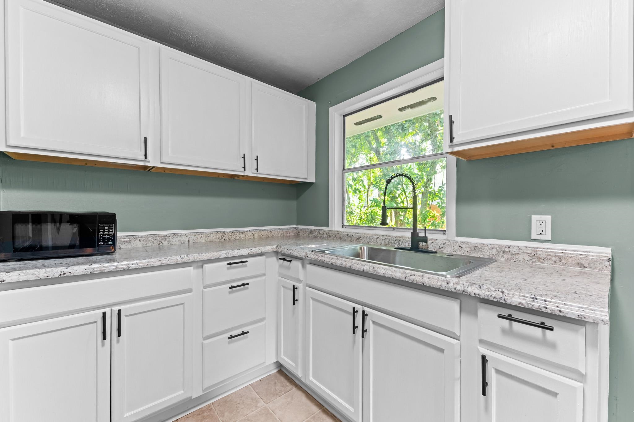 2131 Berkshire Drive, Tallahassee, Florida image 12