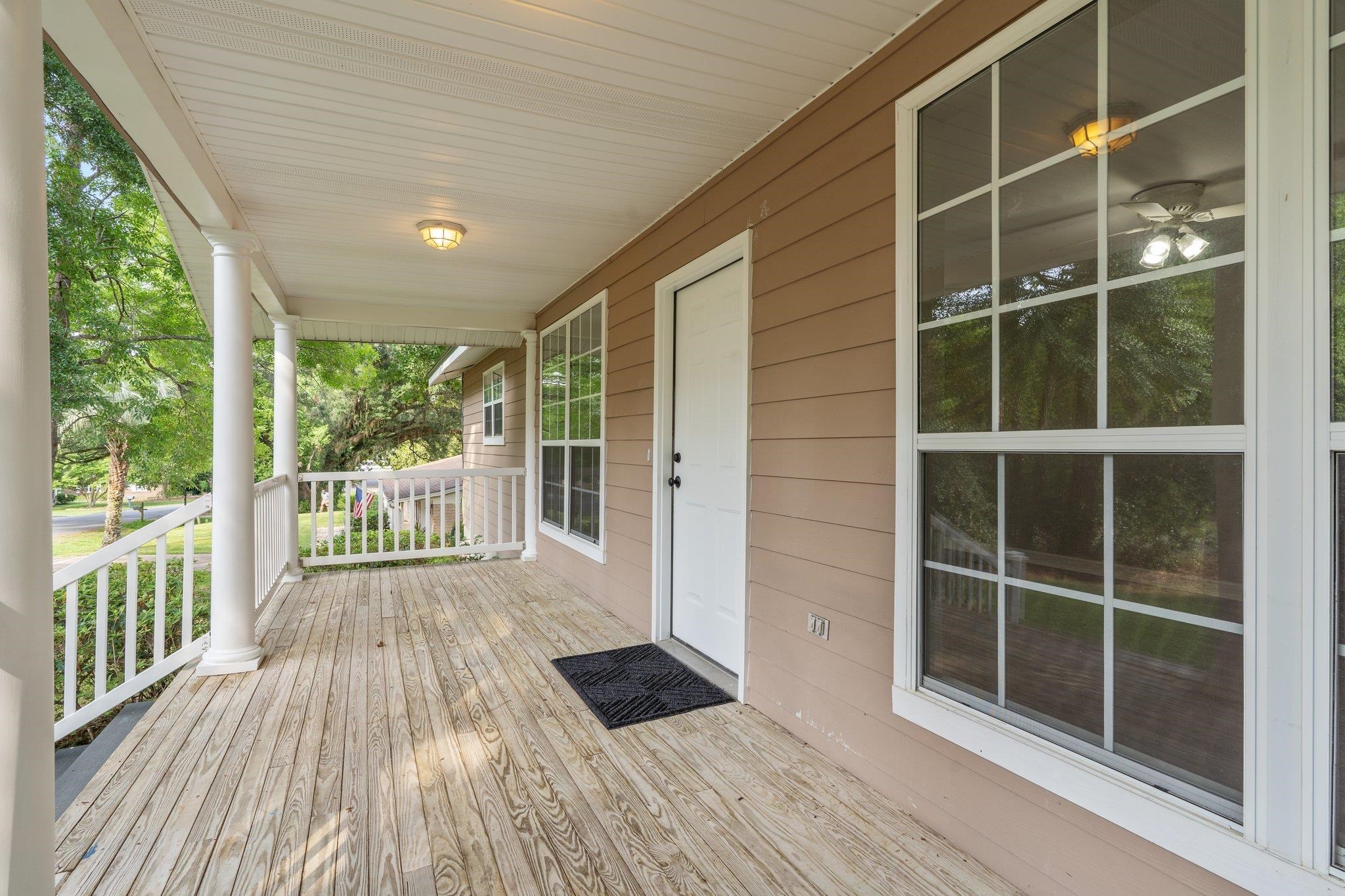 2103 Queenswood Drive, Tallahassee, Texas image 2