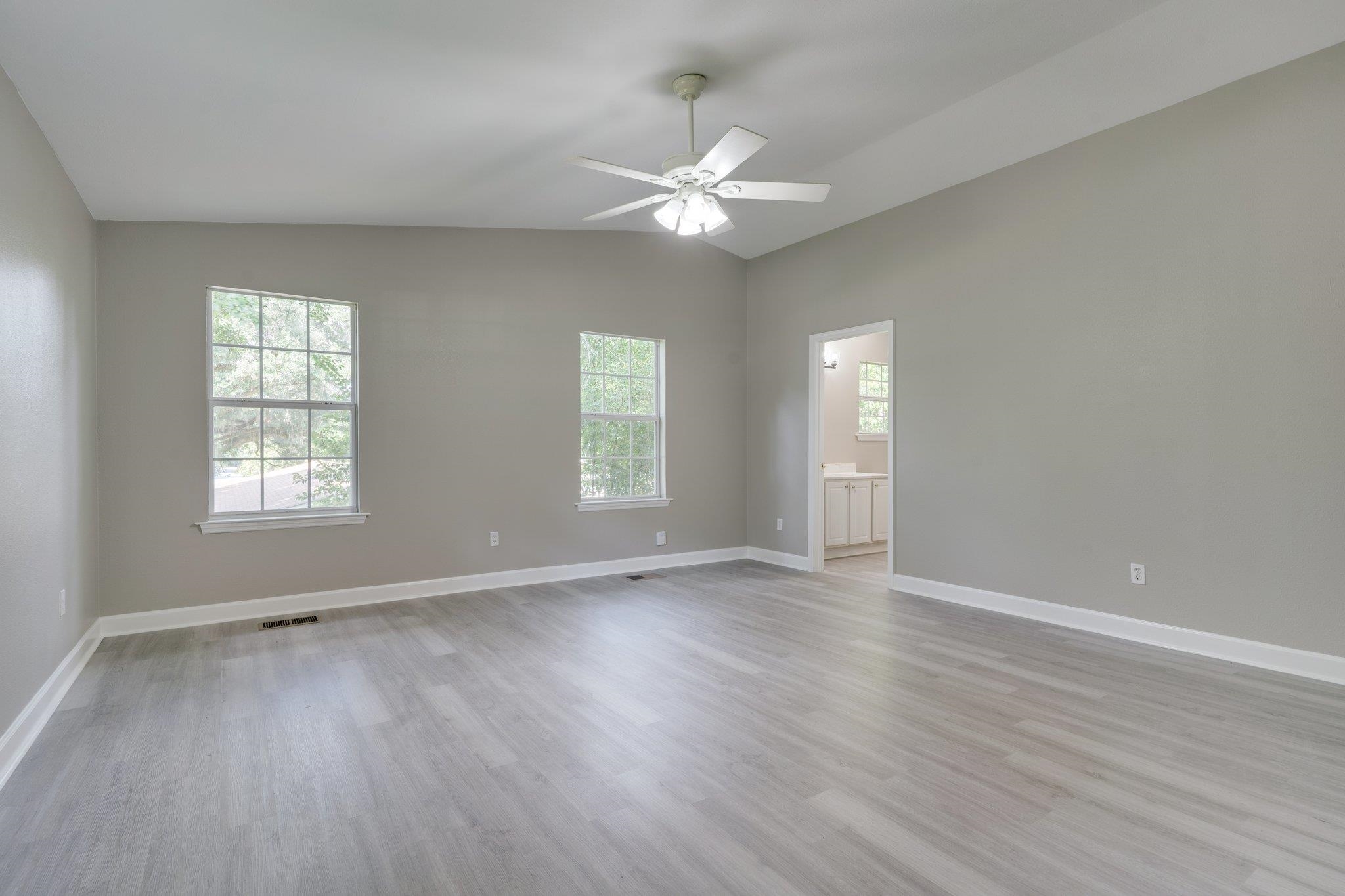 2103 Queenswood Drive, Tallahassee, Texas image 20