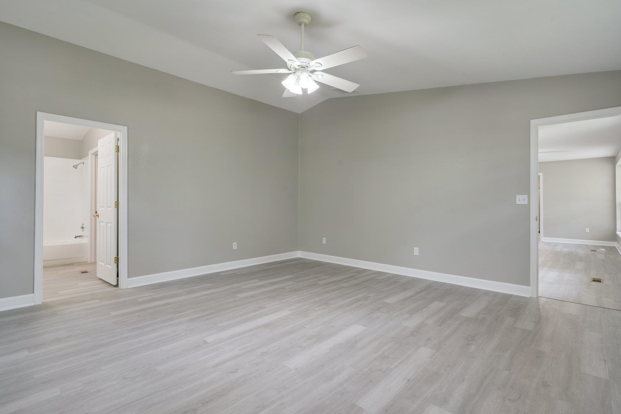 2103 Queenswood Drive, Tallahassee, Texas image 21