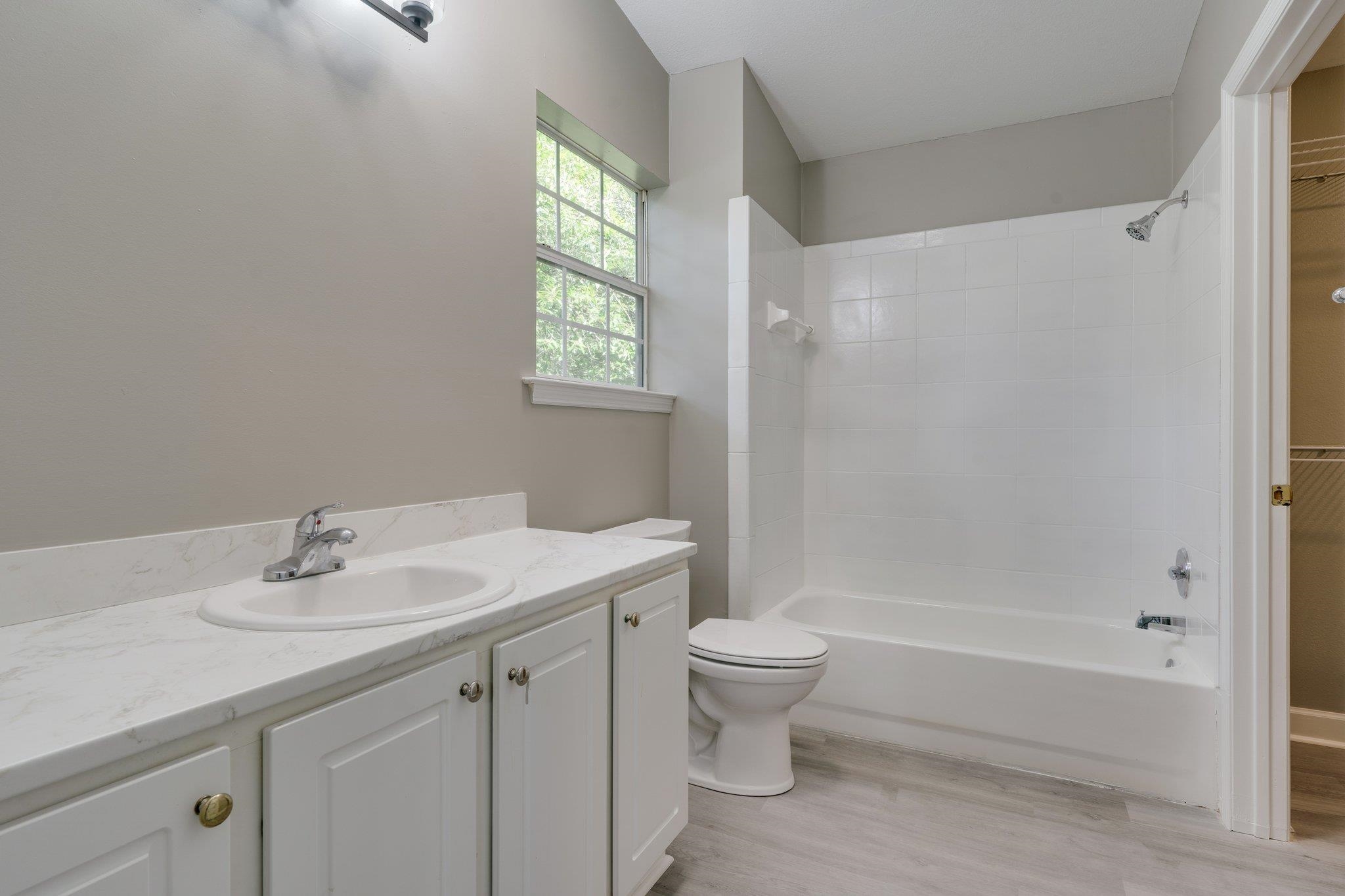 2103 Queenswood Drive, Tallahassee, Texas image 23