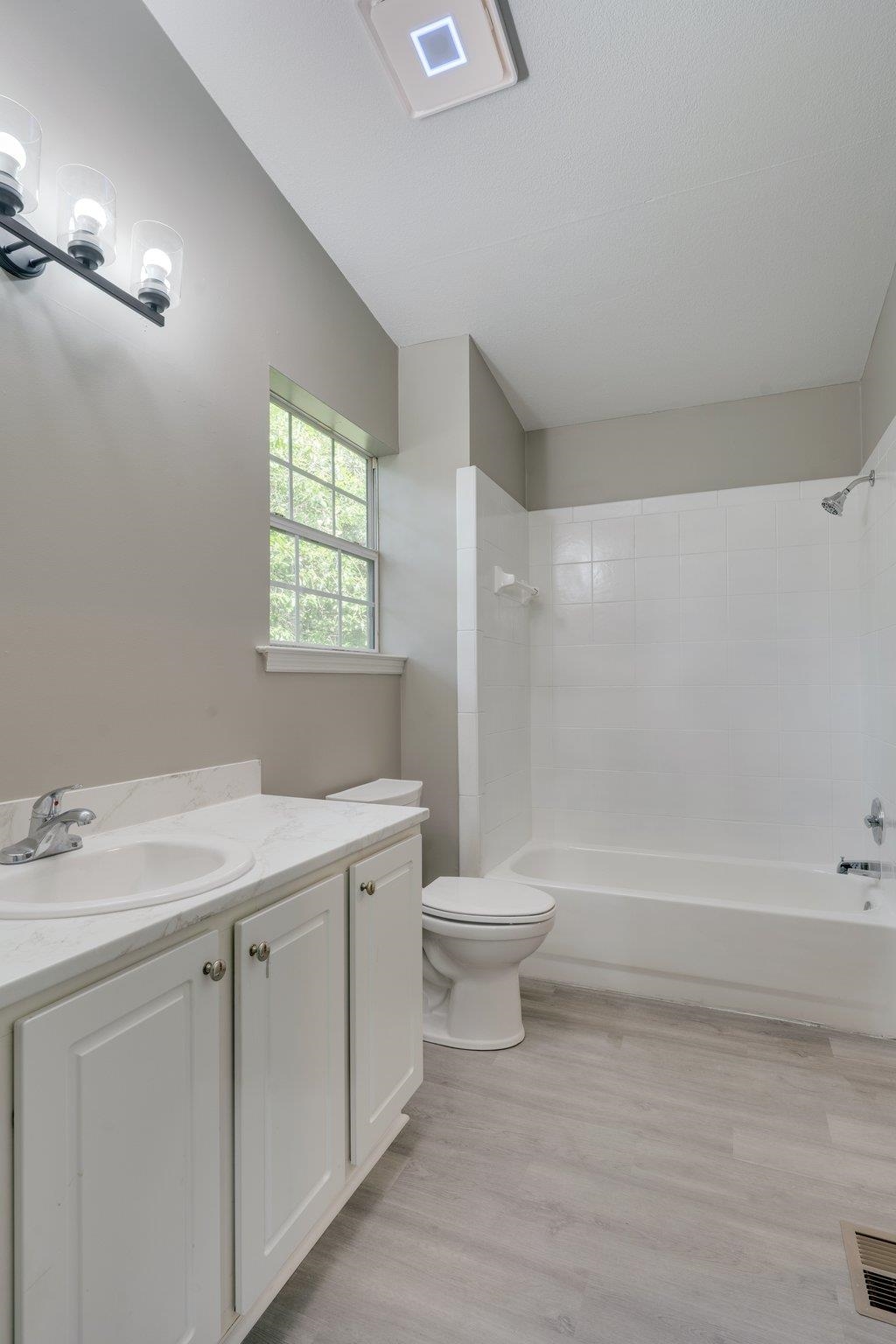2103 Queenswood Drive, Tallahassee, Texas image 24