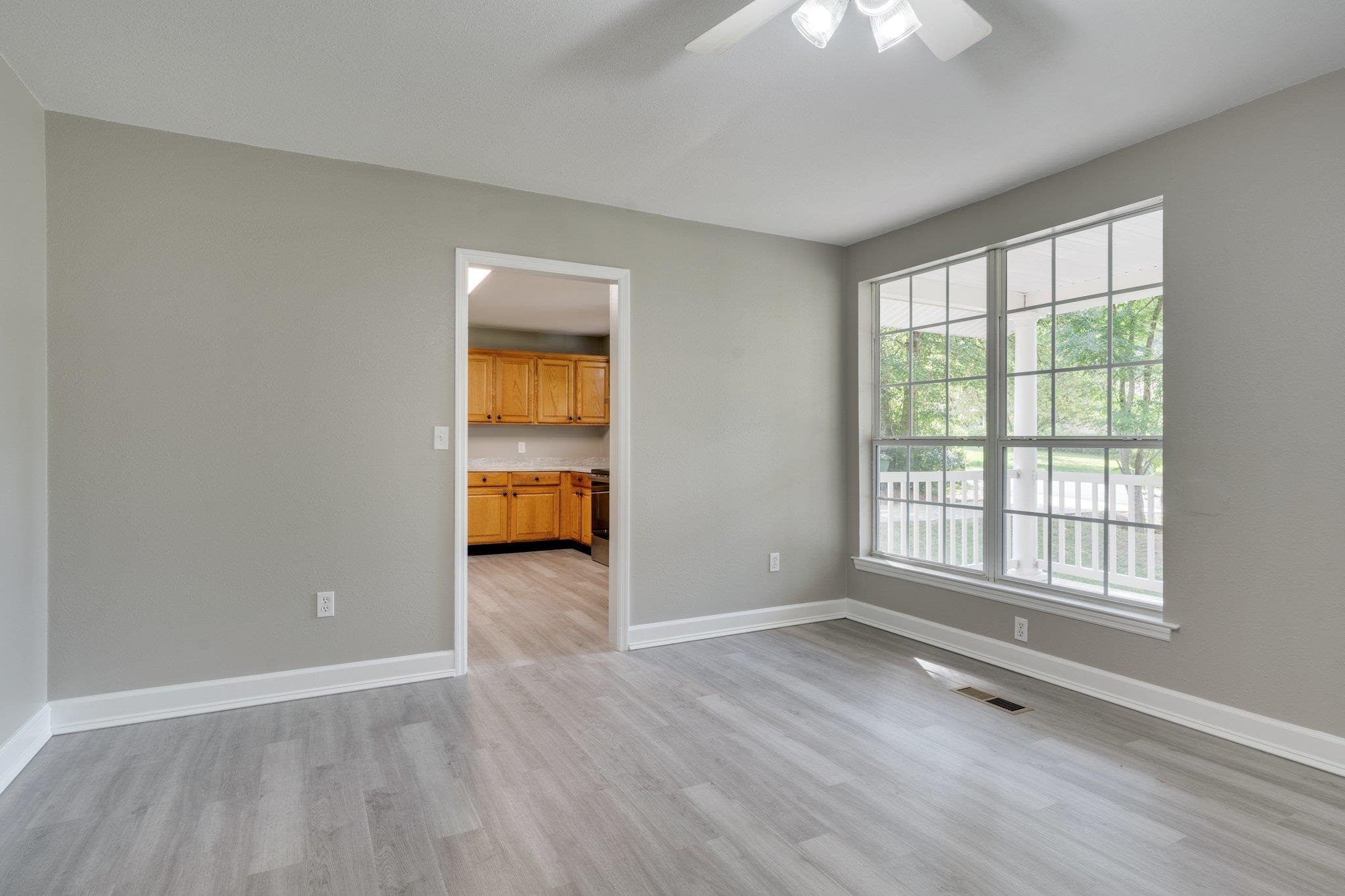 2103 Queenswood Drive, Tallahassee, Texas image 8