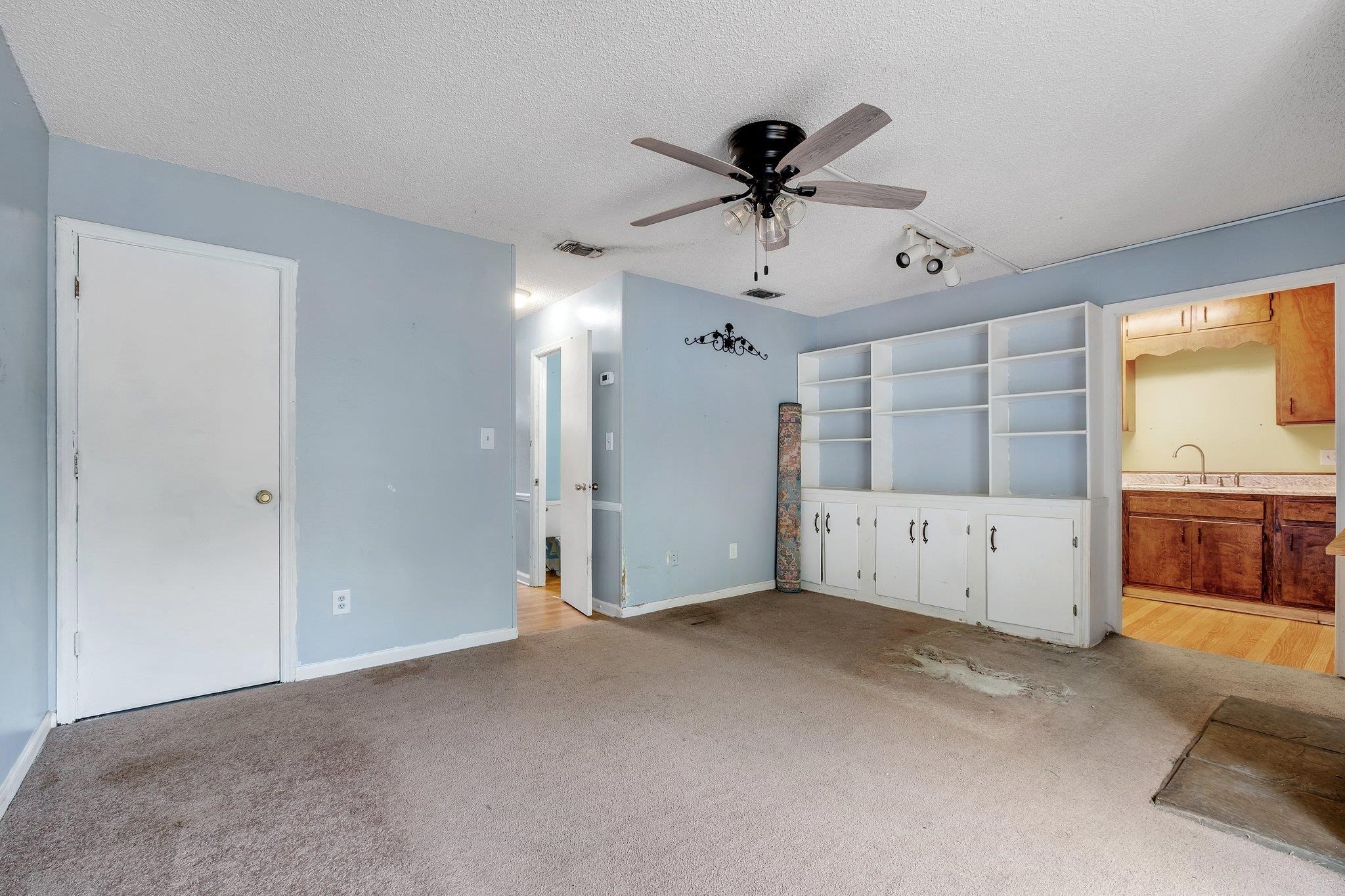 2395 Gregory Drive, Tallahassee, Texas image 3