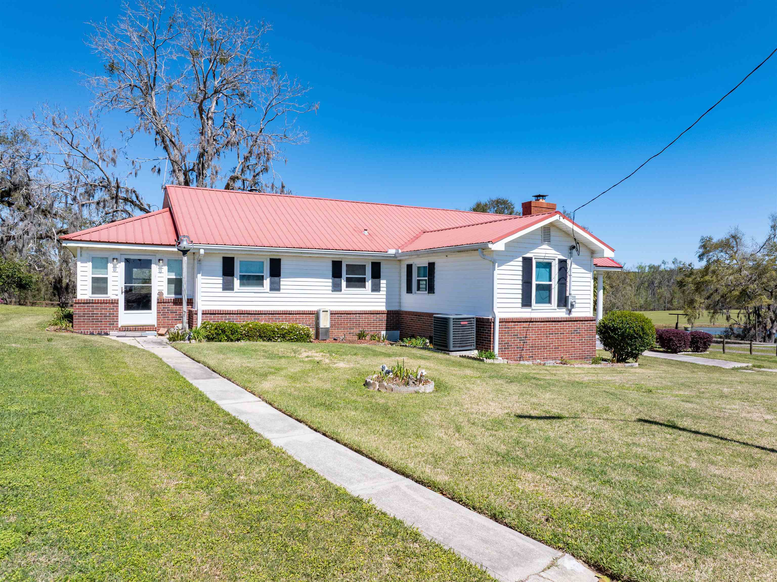 511 SW Sundown Creek Road, Madison, Texas image 11