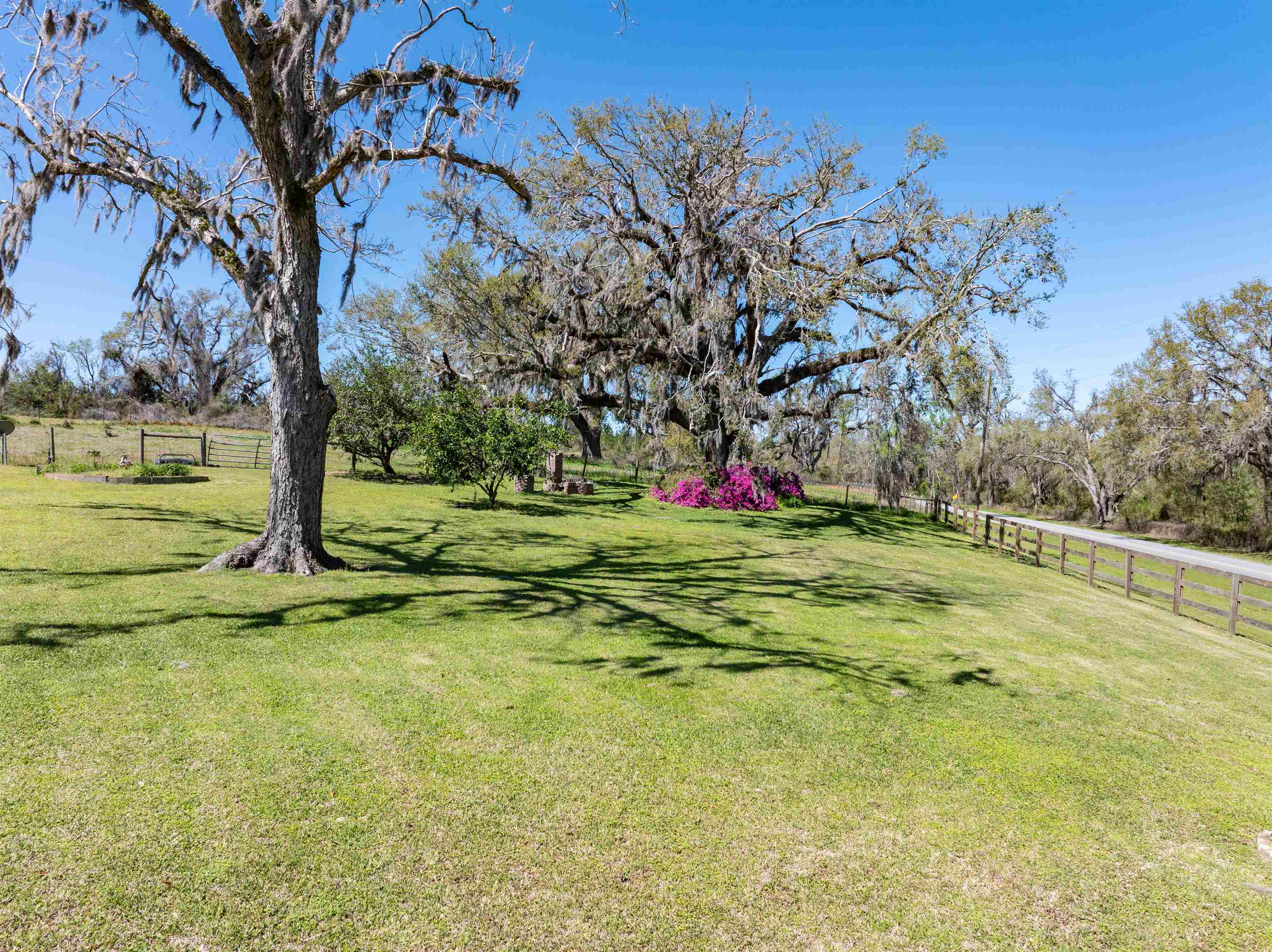 511 SW Sundown Creek Road, Madison, Texas image 14