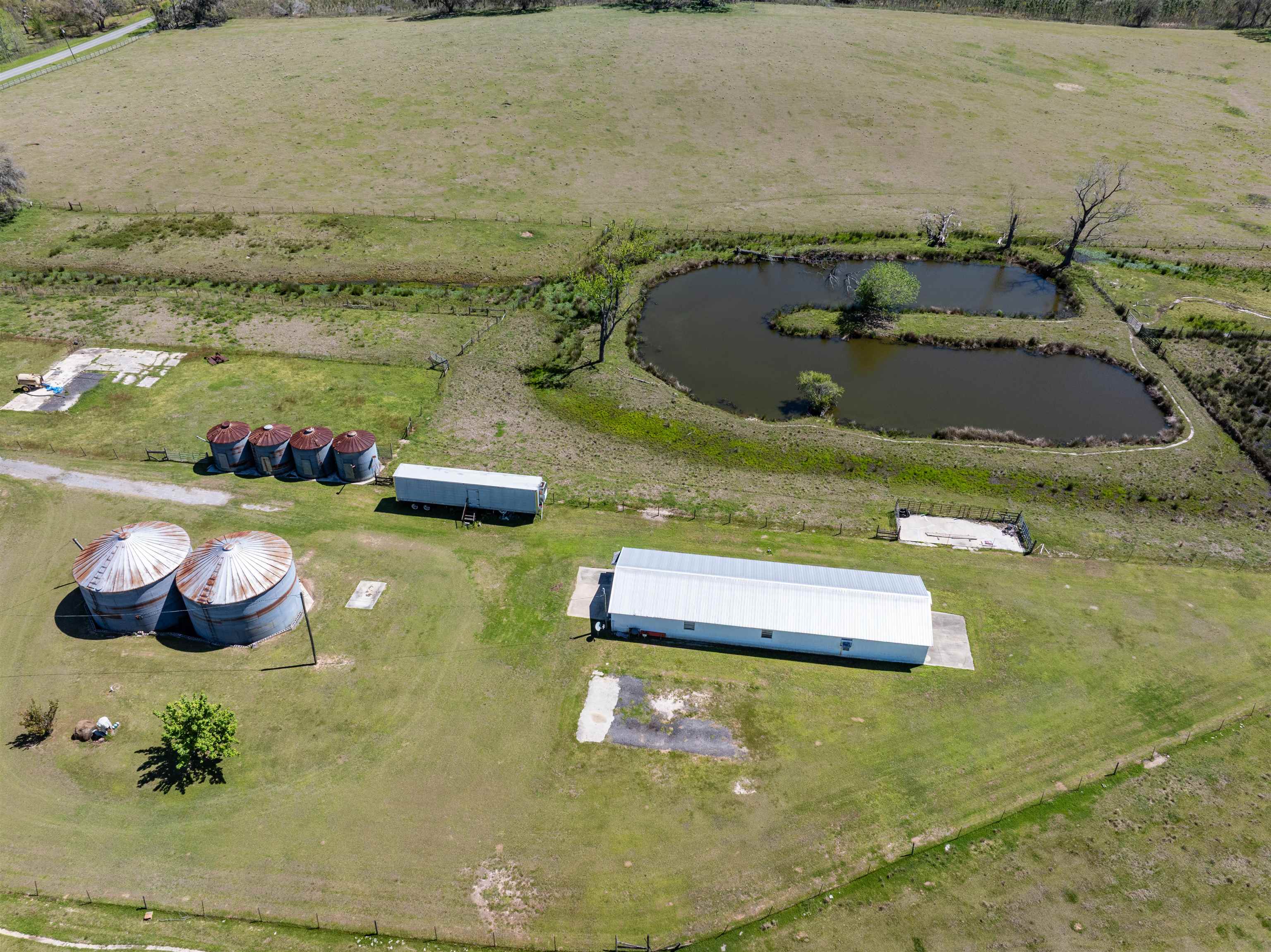 511 SW Sundown Creek Road, Madison, Texas image 19