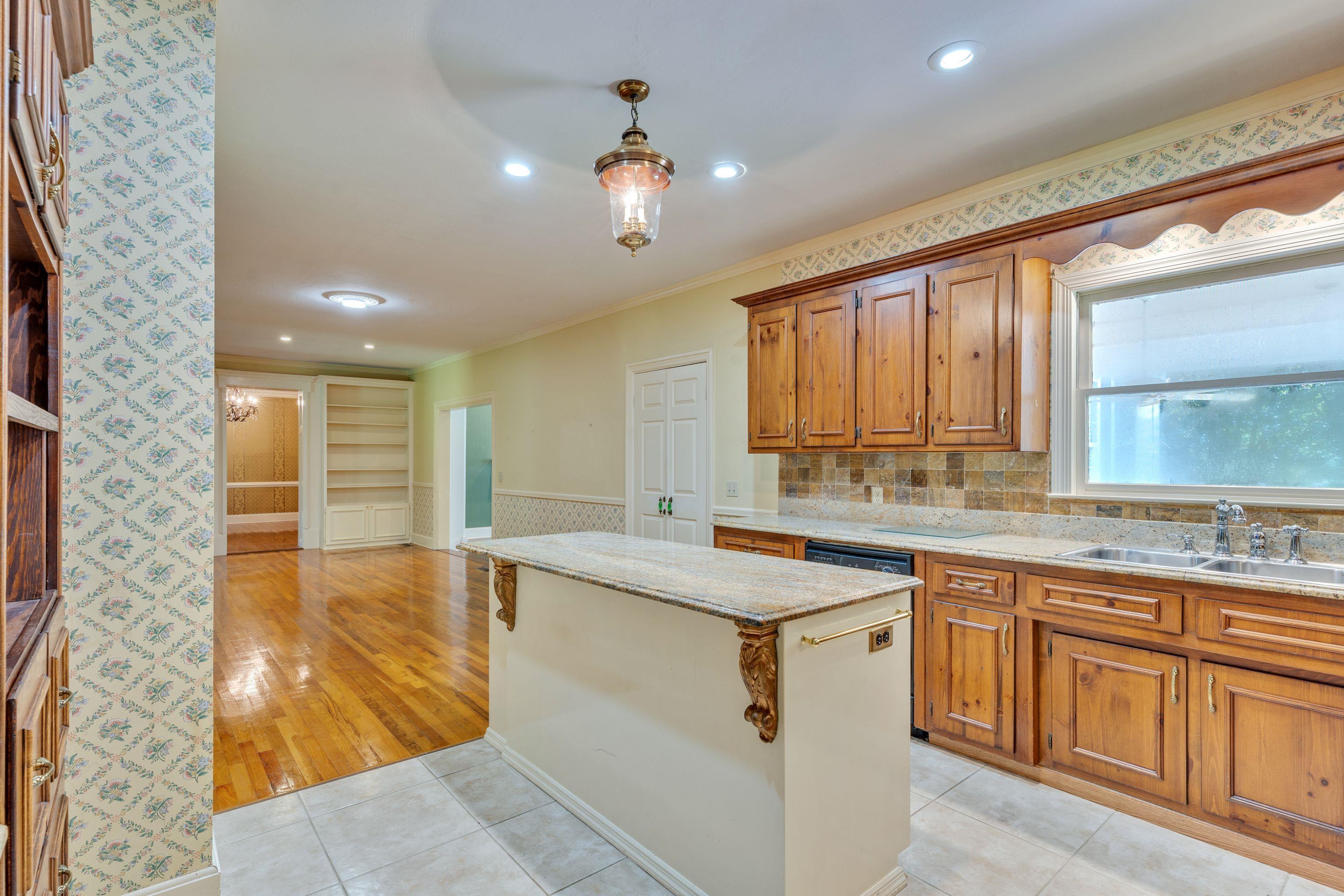 2560 Pine Ridge Road, Tallahassee, Florida image 13