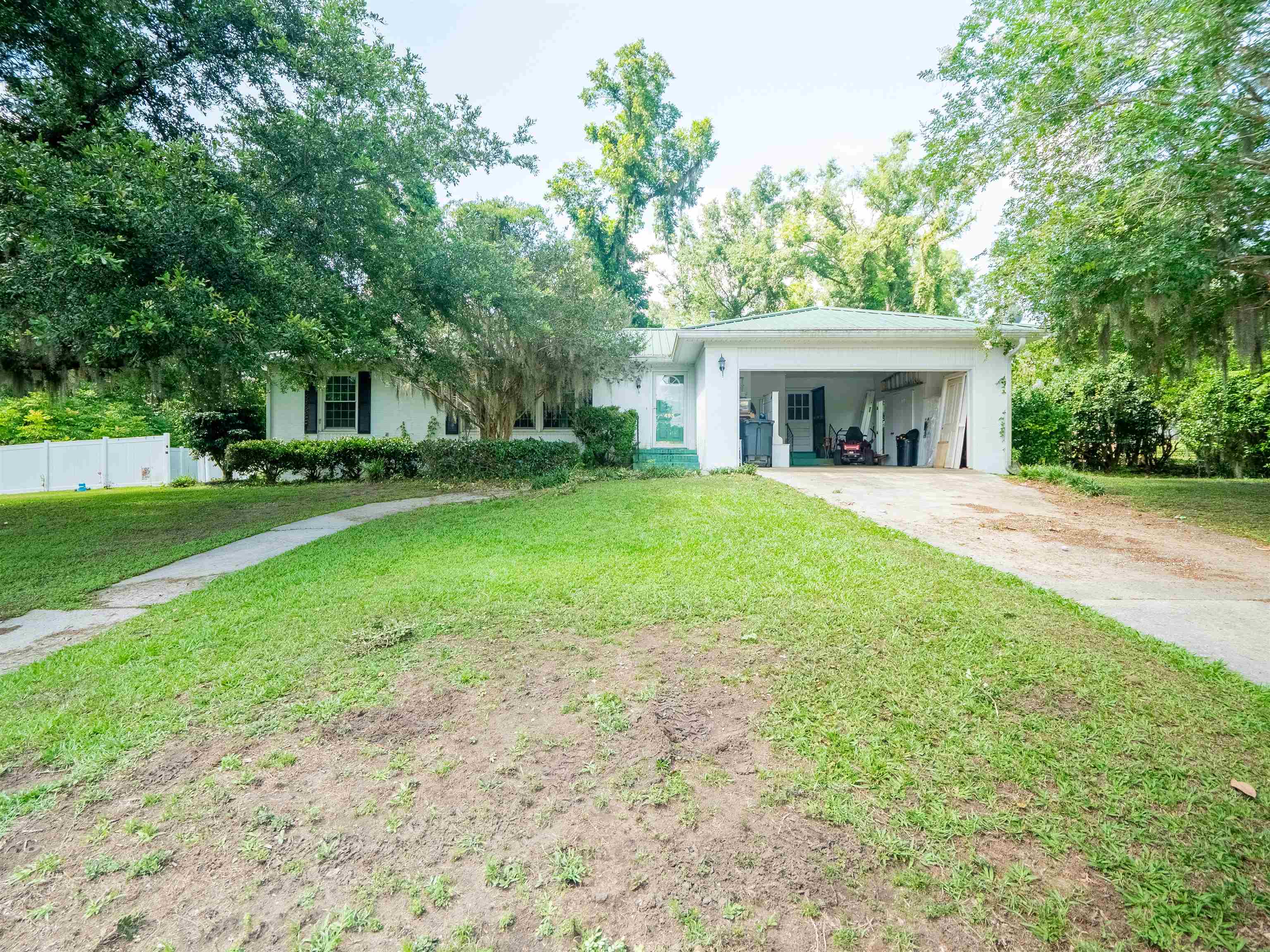 495 NE Fraleigh Drive, Madison, Florida image 1