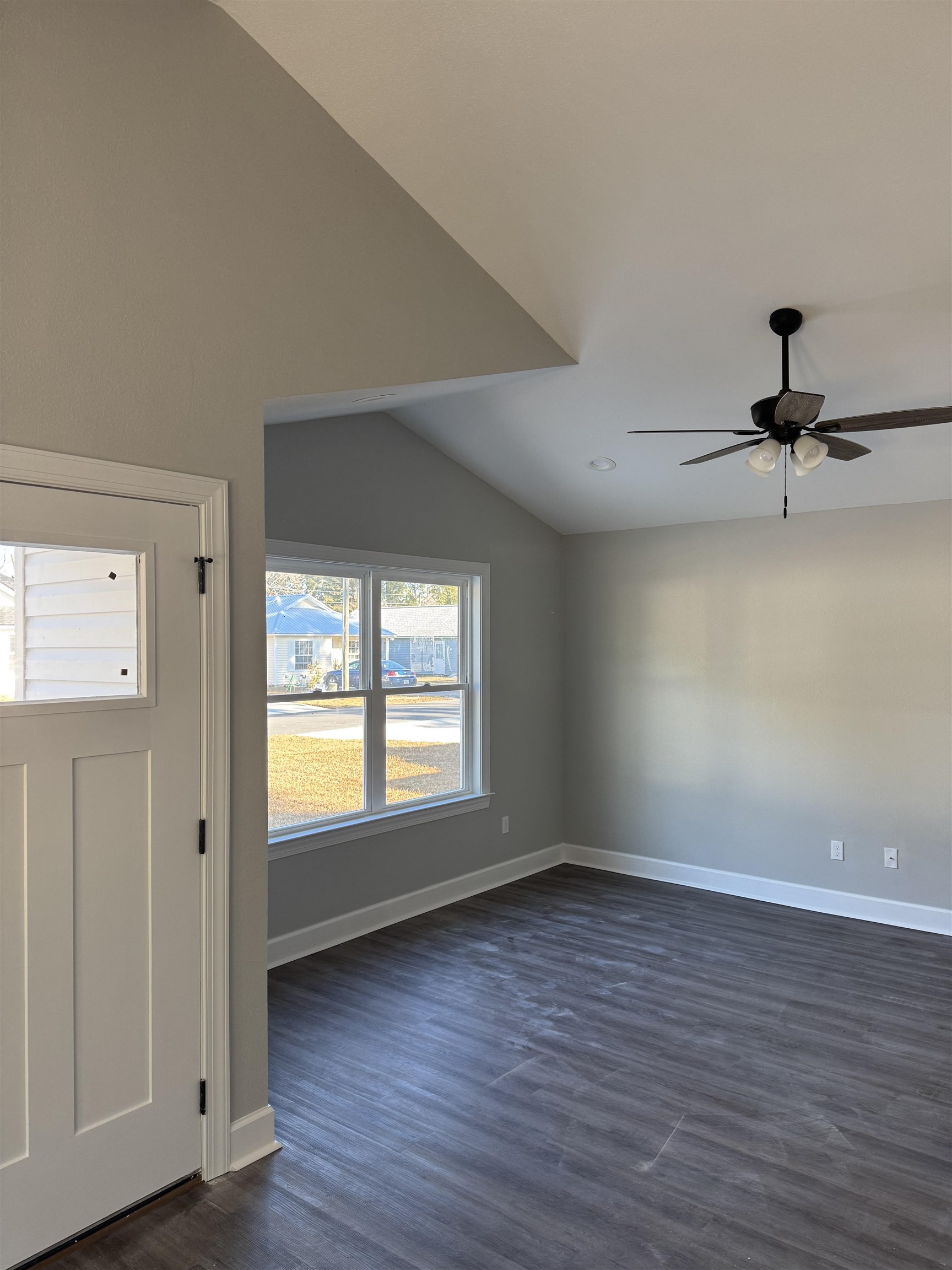 1125 E Dogwood Street, Monticello, Texas image 2