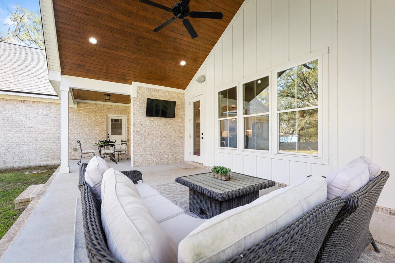 493 Old Dirt Road, Tallahassee, Texas image 42
