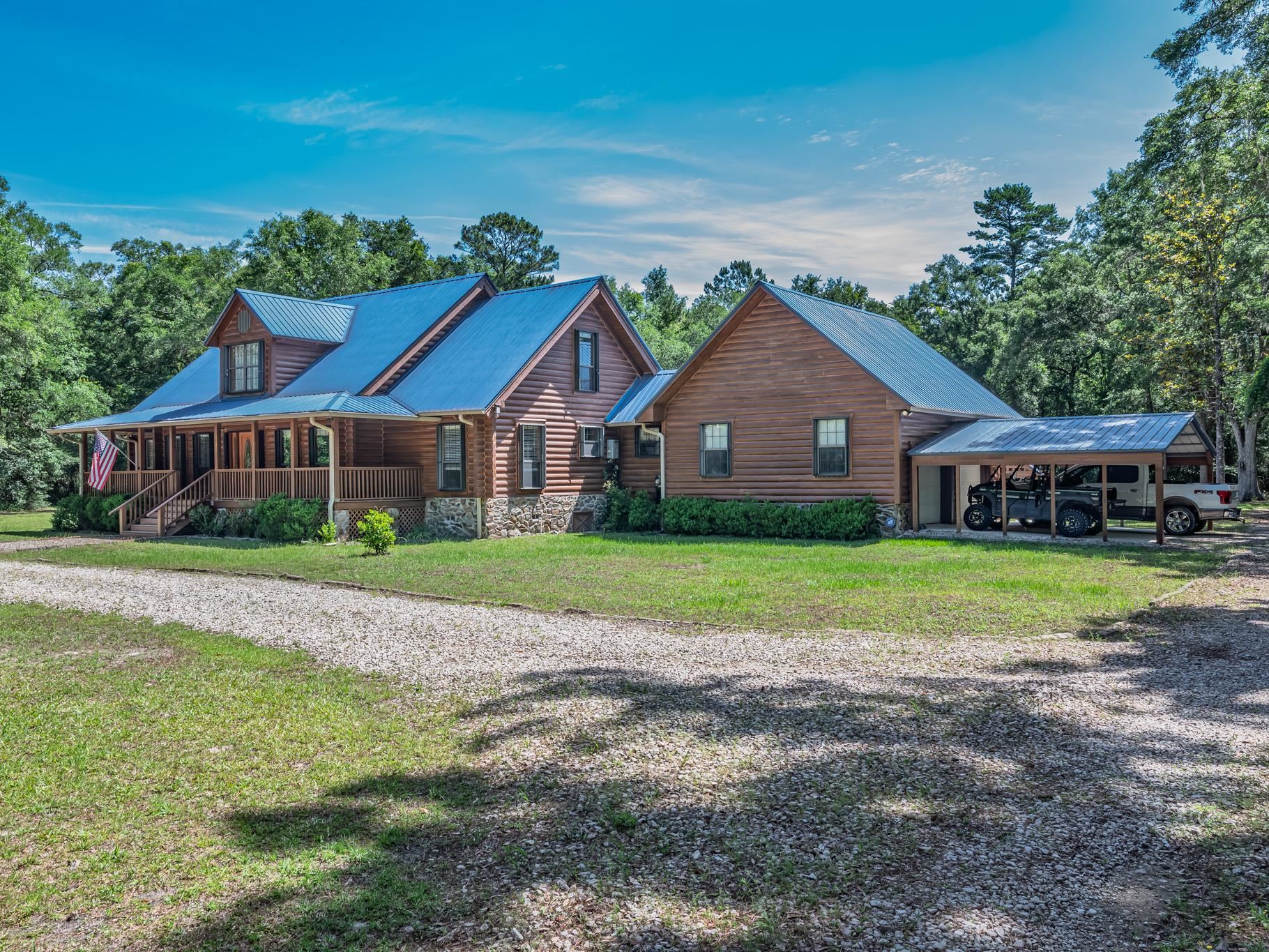 883 Hunters Trace, Crawfordville, Florida image 2