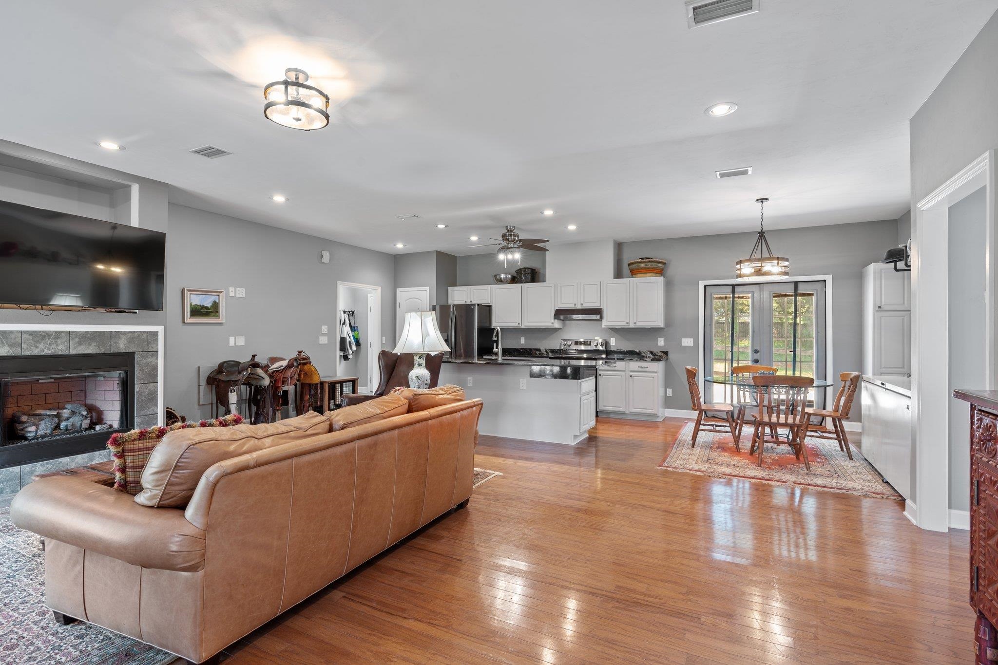 9525 Woodland Hills Way, Tallahassee, Florida image 34