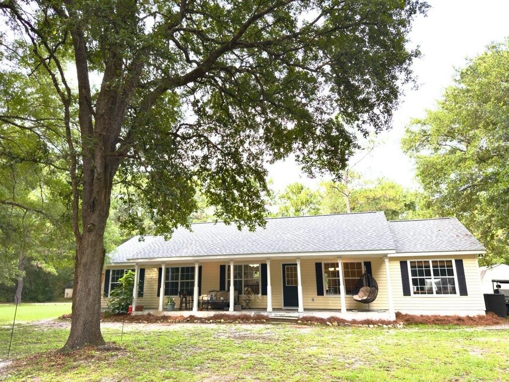415 Hunters Trace, Crawfordville, Florida image 1