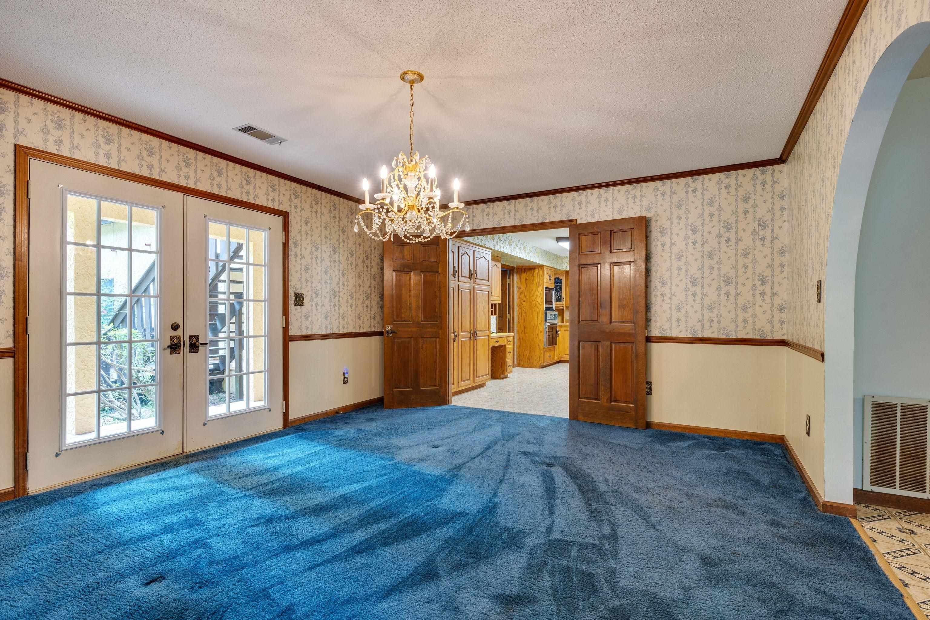 6375 Thomasville Road, Tallahassee, Florida image 13