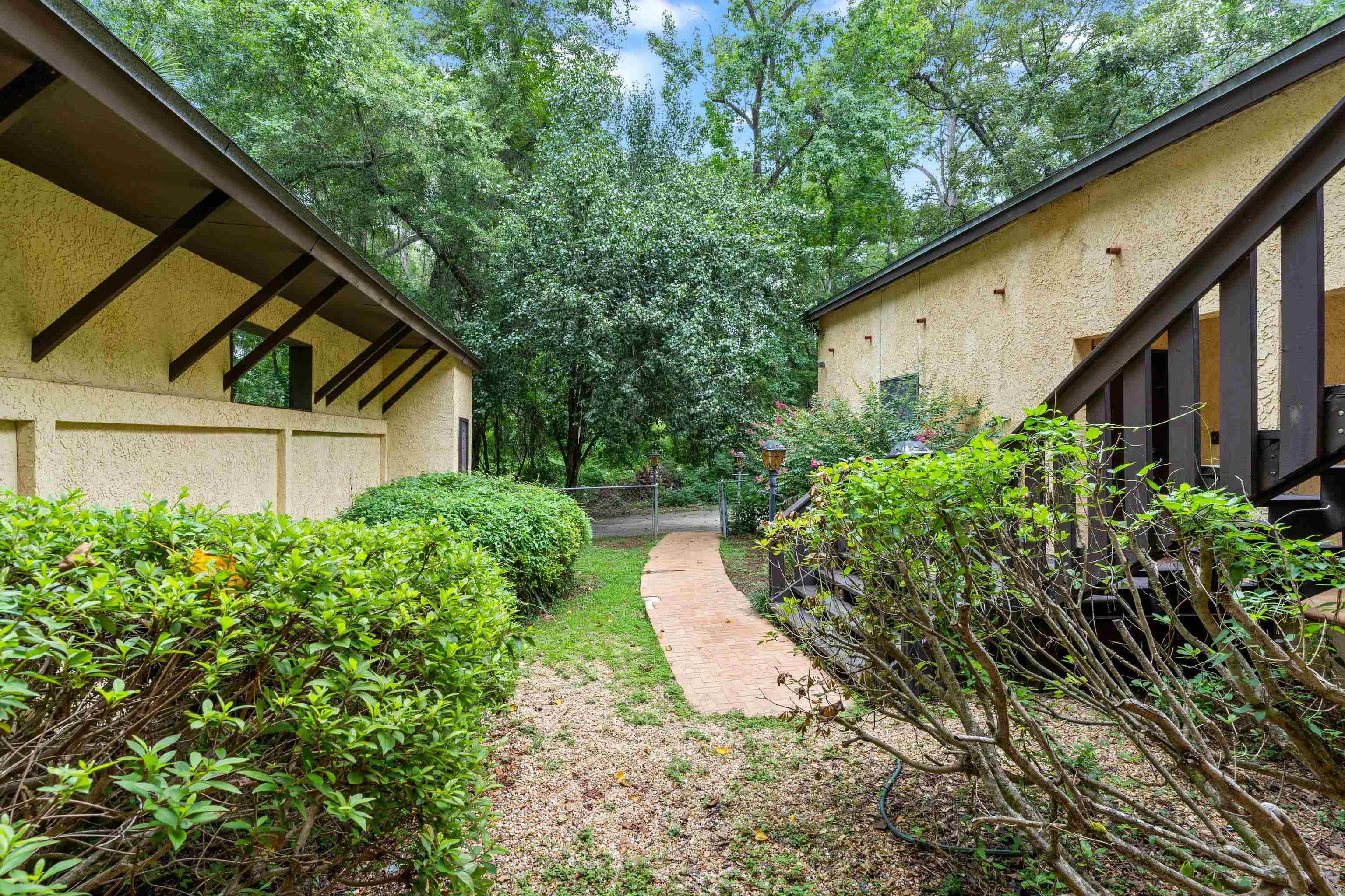 6375 Thomasville Road, Tallahassee, Florida image 38