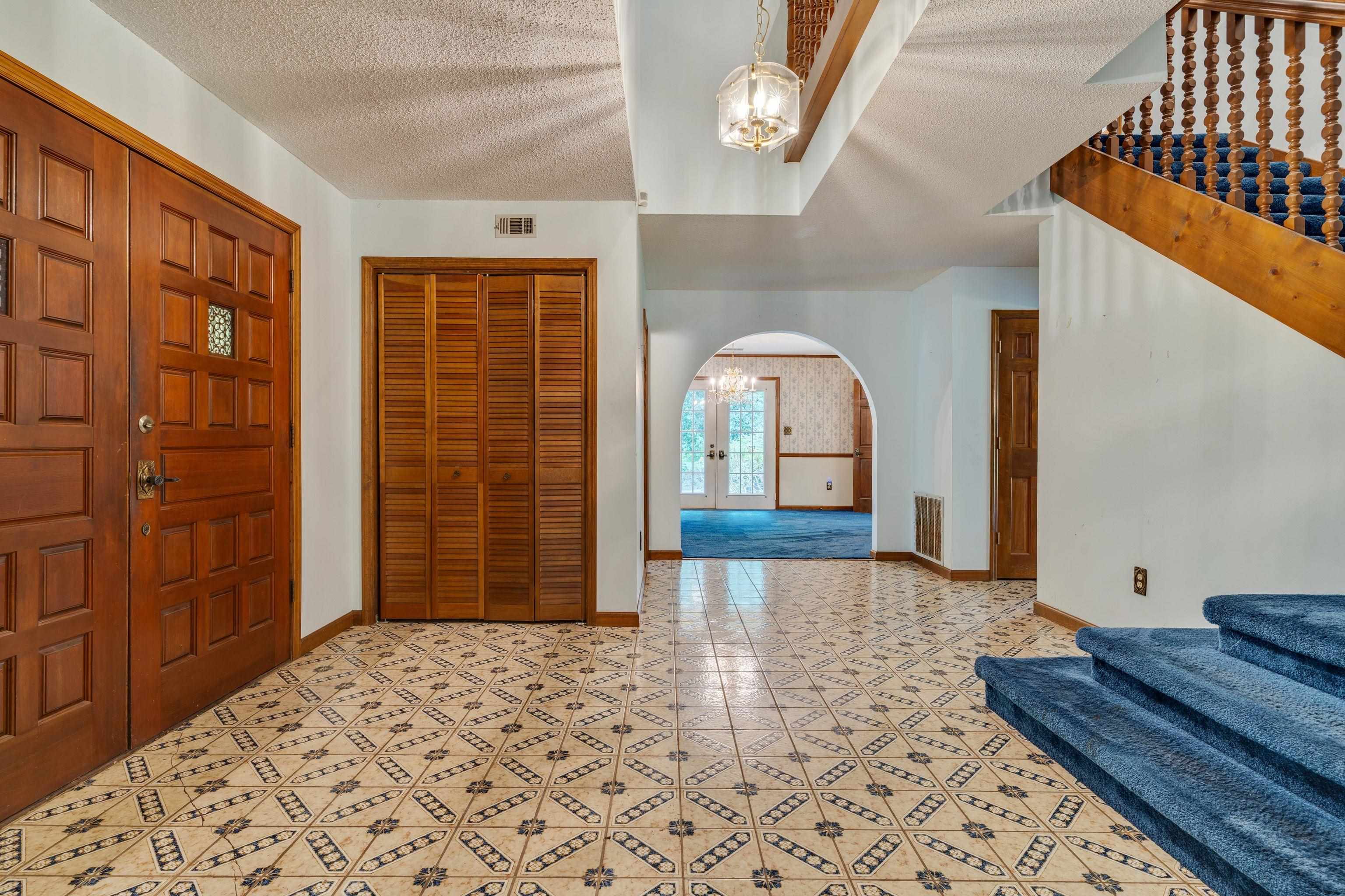 6375 Thomasville Road, Tallahassee, Florida image 5