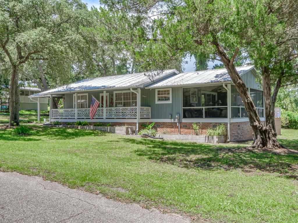 111 California Street, Carrabelle, Texas image 2