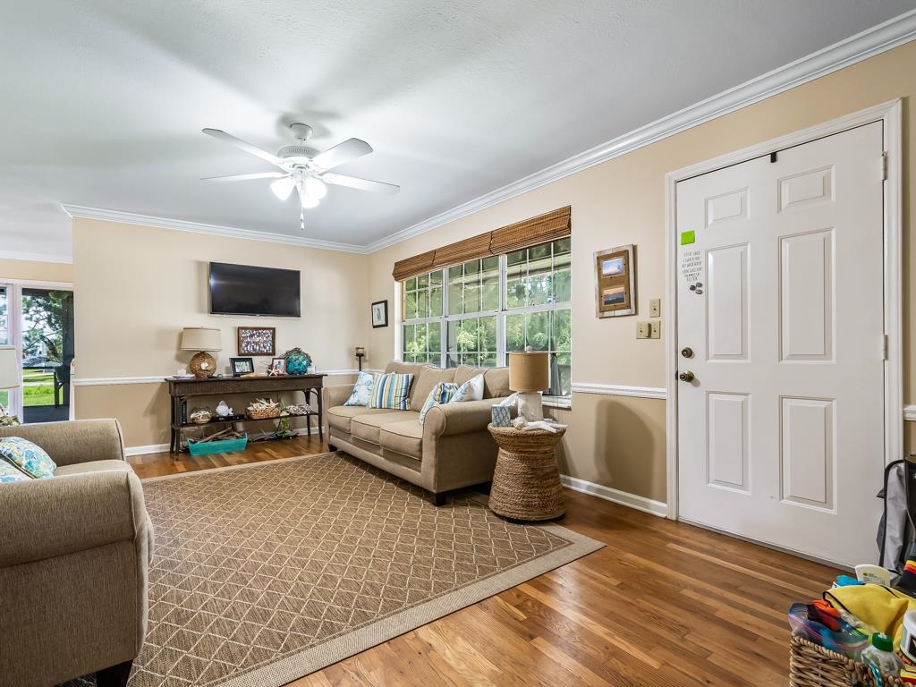 111 California Street, Carrabelle, Texas image 29