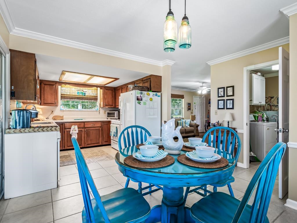 111 California Street, Carrabelle, Texas image 36