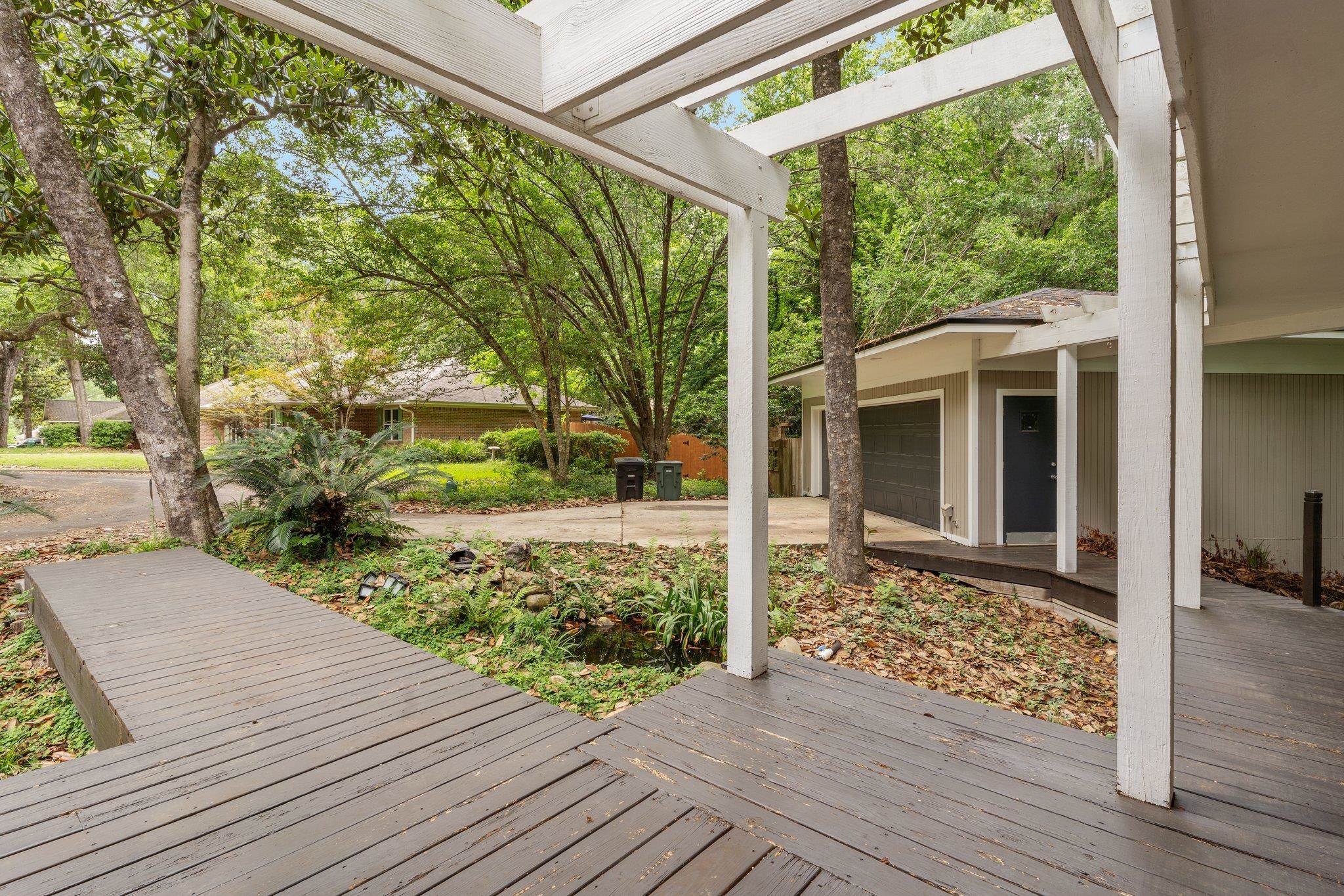 2414 Glenshire Lane, Tallahassee, Texas image 5