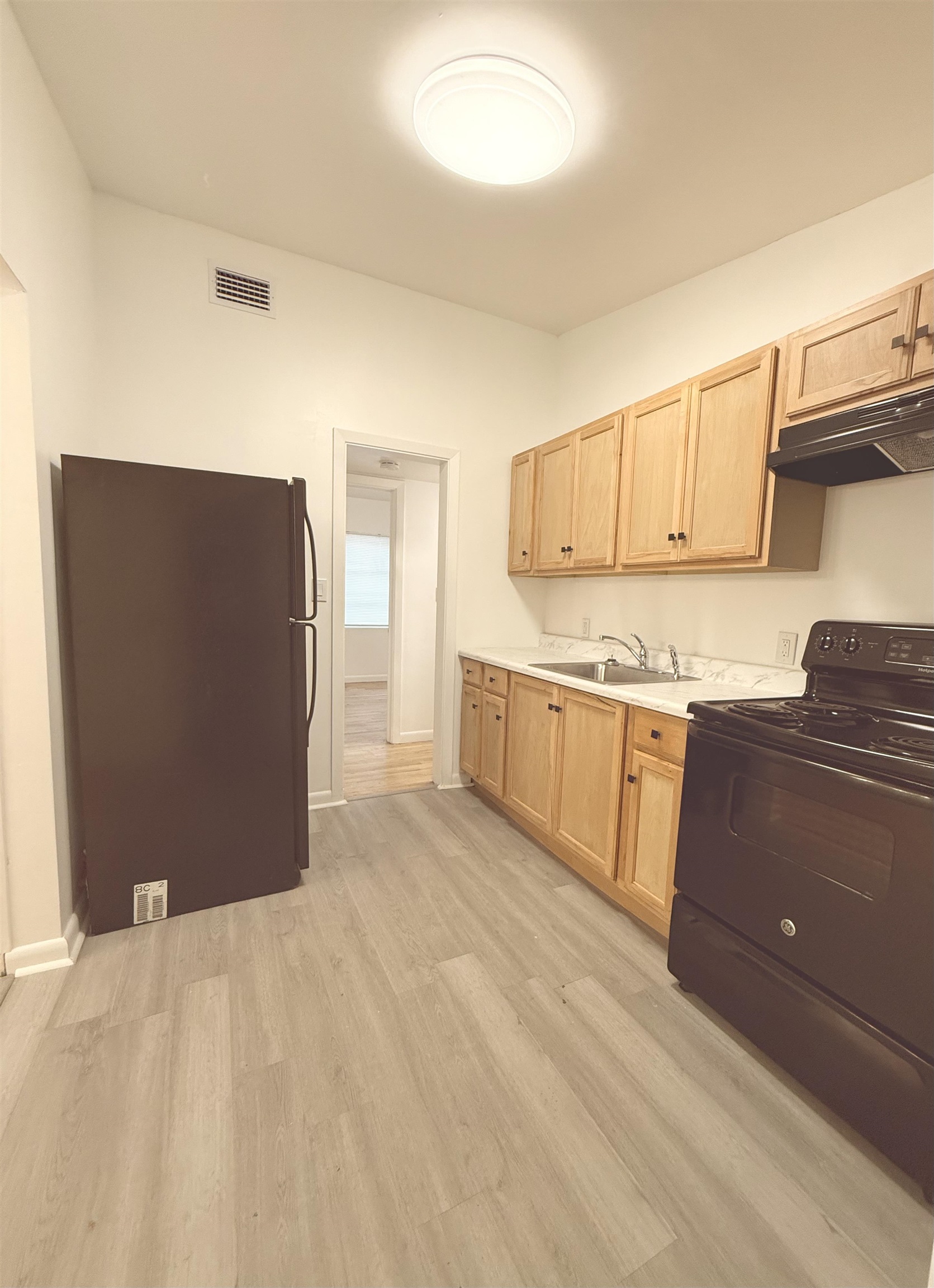 2052 Hillsborough Street, Tallahassee, Texas image 4