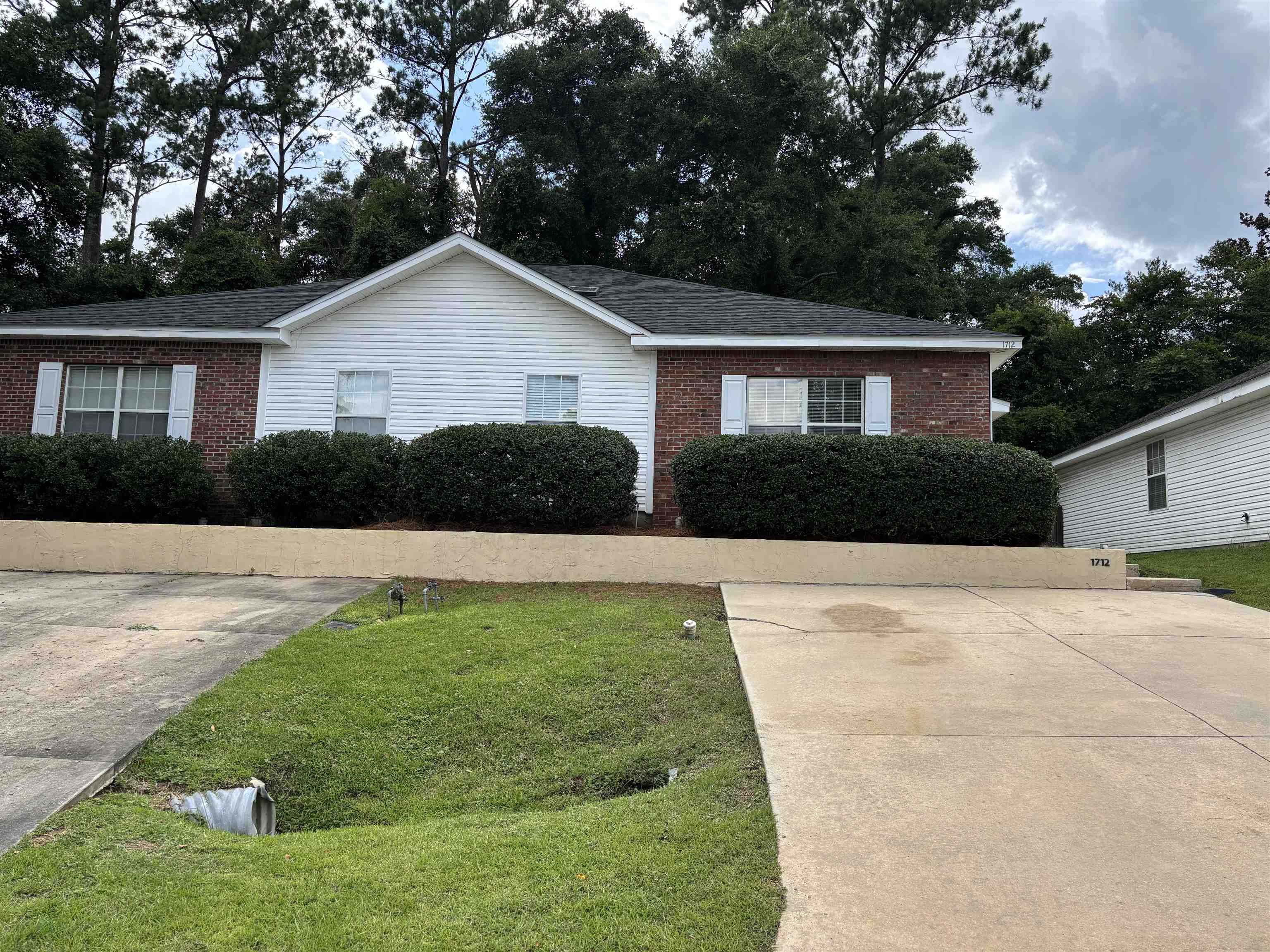 1712 Corey Wood Circle, Tallahassee, Florida image 2