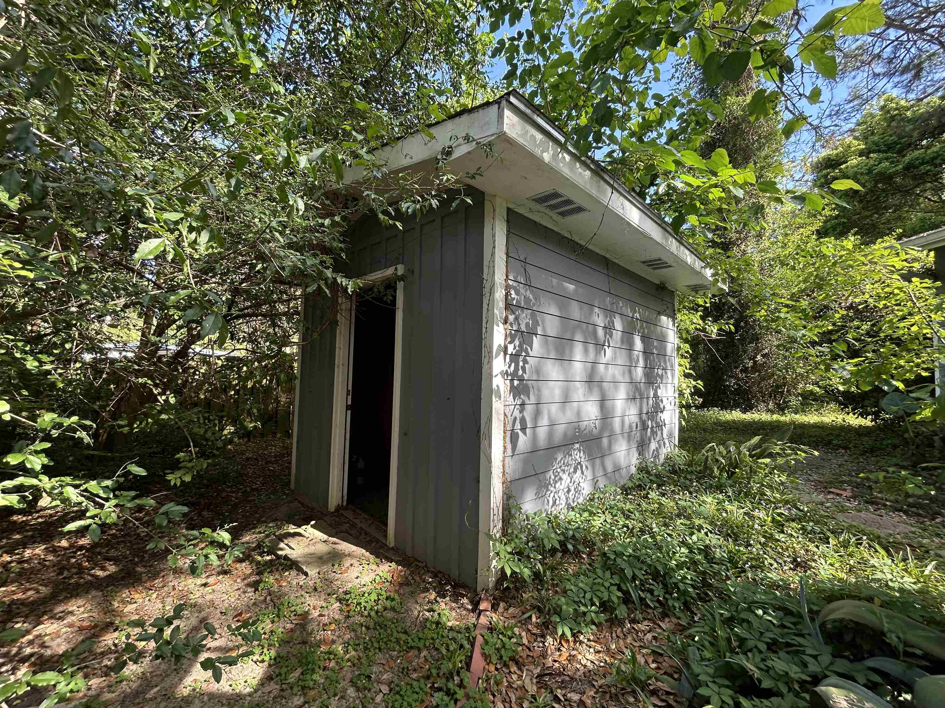 2111 Gibbs Drive, Tallahassee, Florida image 32