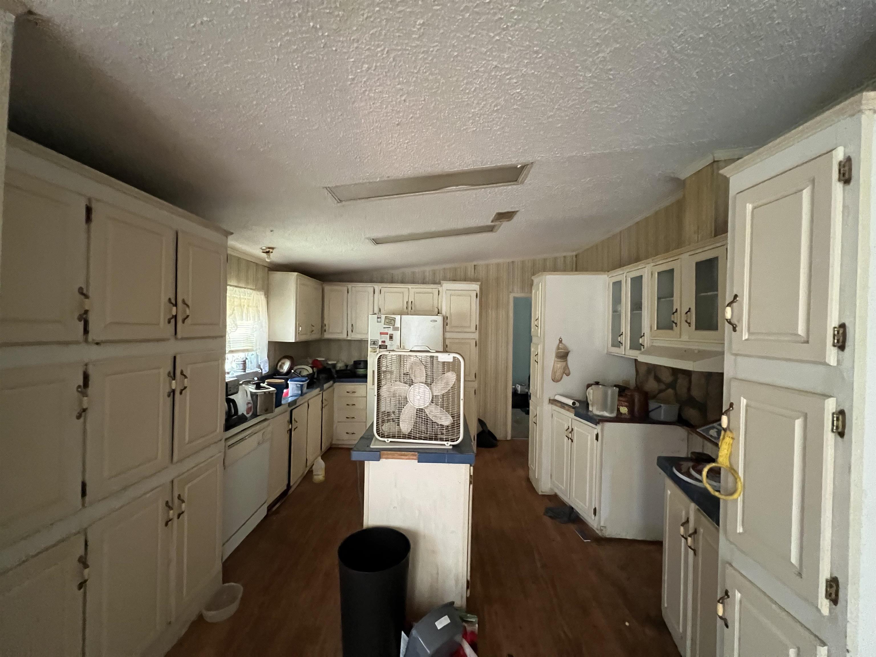 195 E Meadow Road, Monticello, Texas image 7