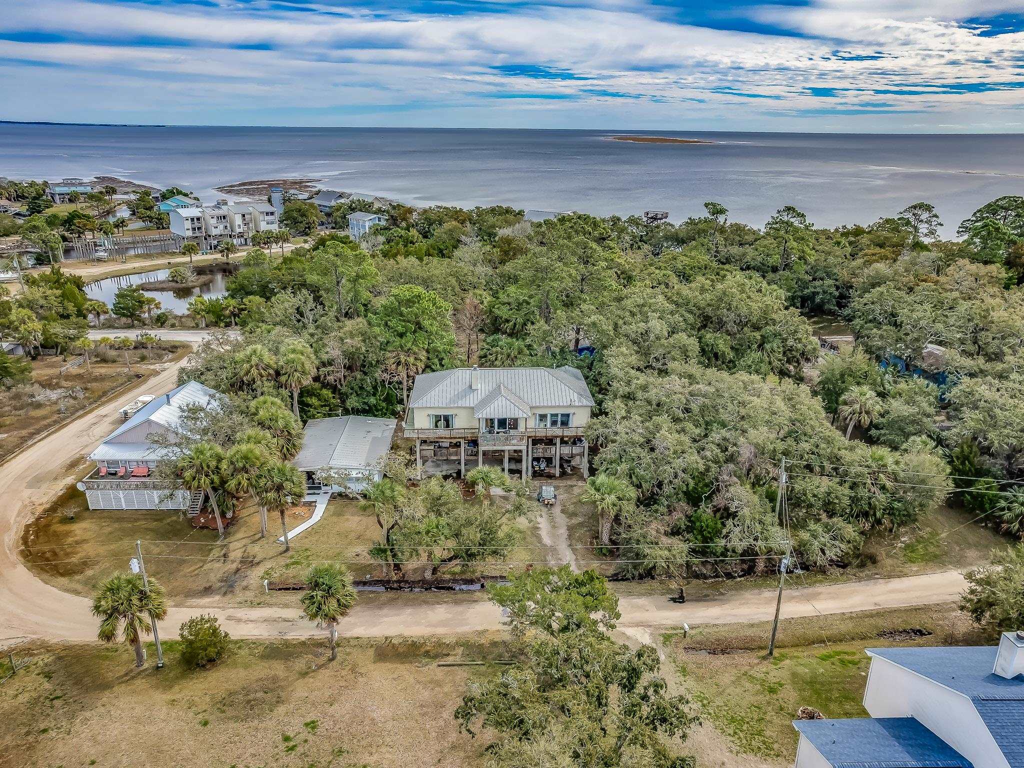 27 West Point Dr, Crawfordville, Florida image 2
