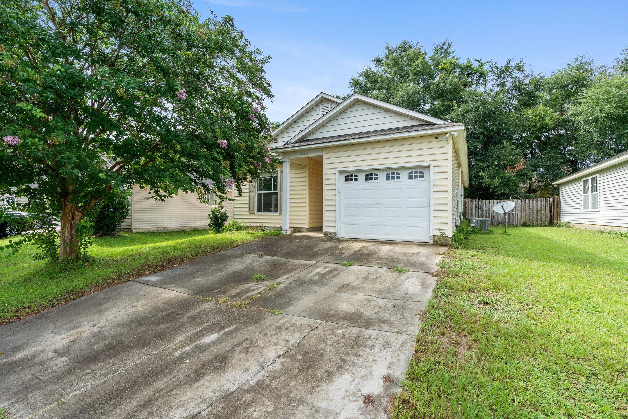 762 Brooke Manor Drive, Tallahassee, Florida image 2