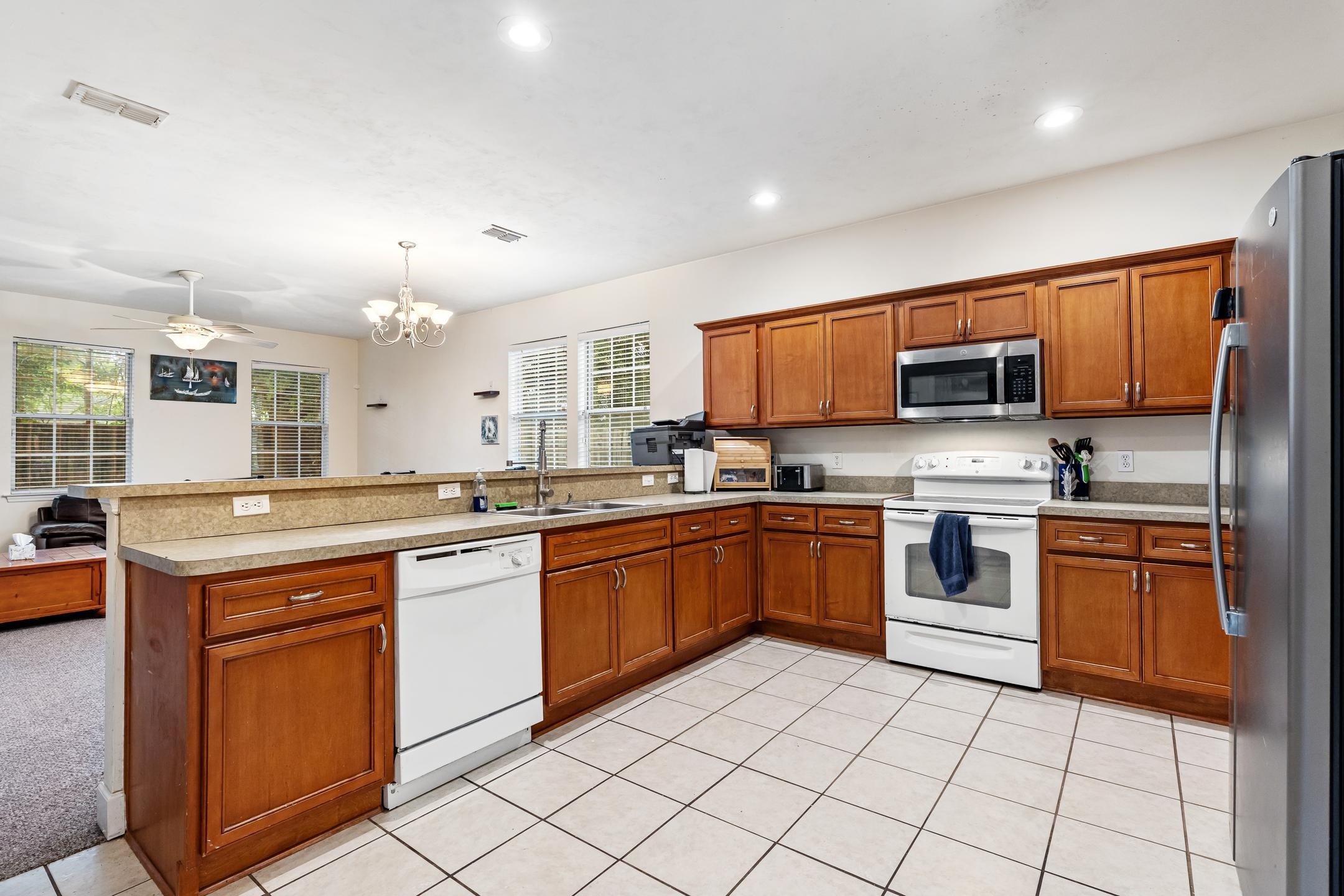 762 Brooke Manor Drive, Tallahassee, Florida image 6