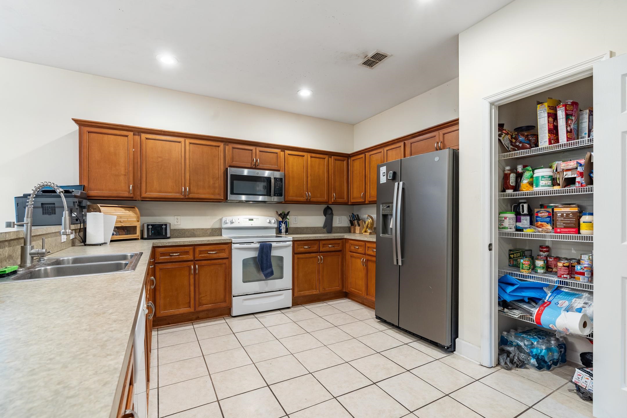 762 Brooke Manor Drive, Tallahassee, Florida image 7