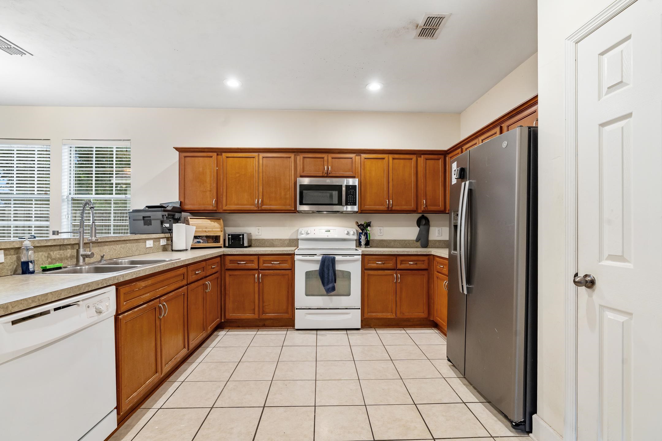 762 Brooke Manor Drive, Tallahassee, Florida image 8