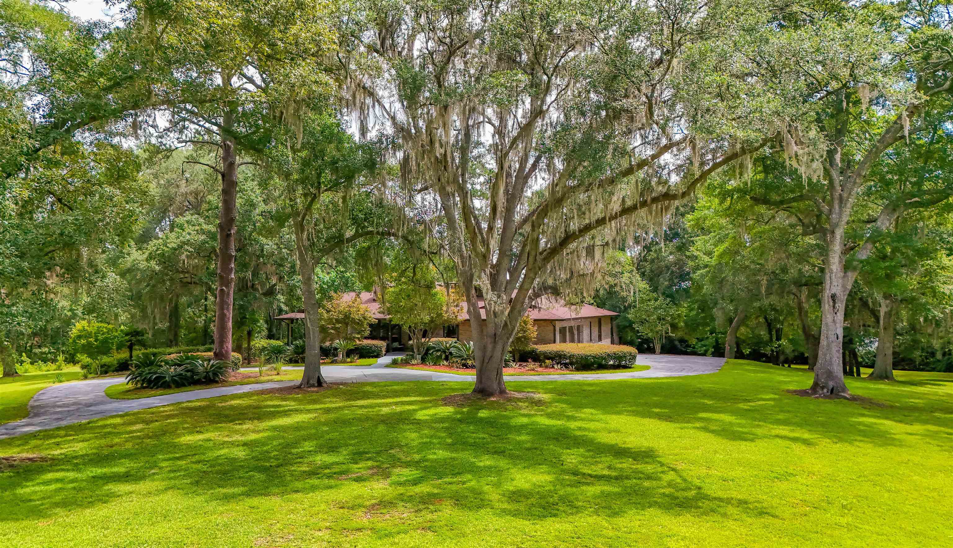 9257 Shady Crest Lane, Tallahassee, Florida image 2