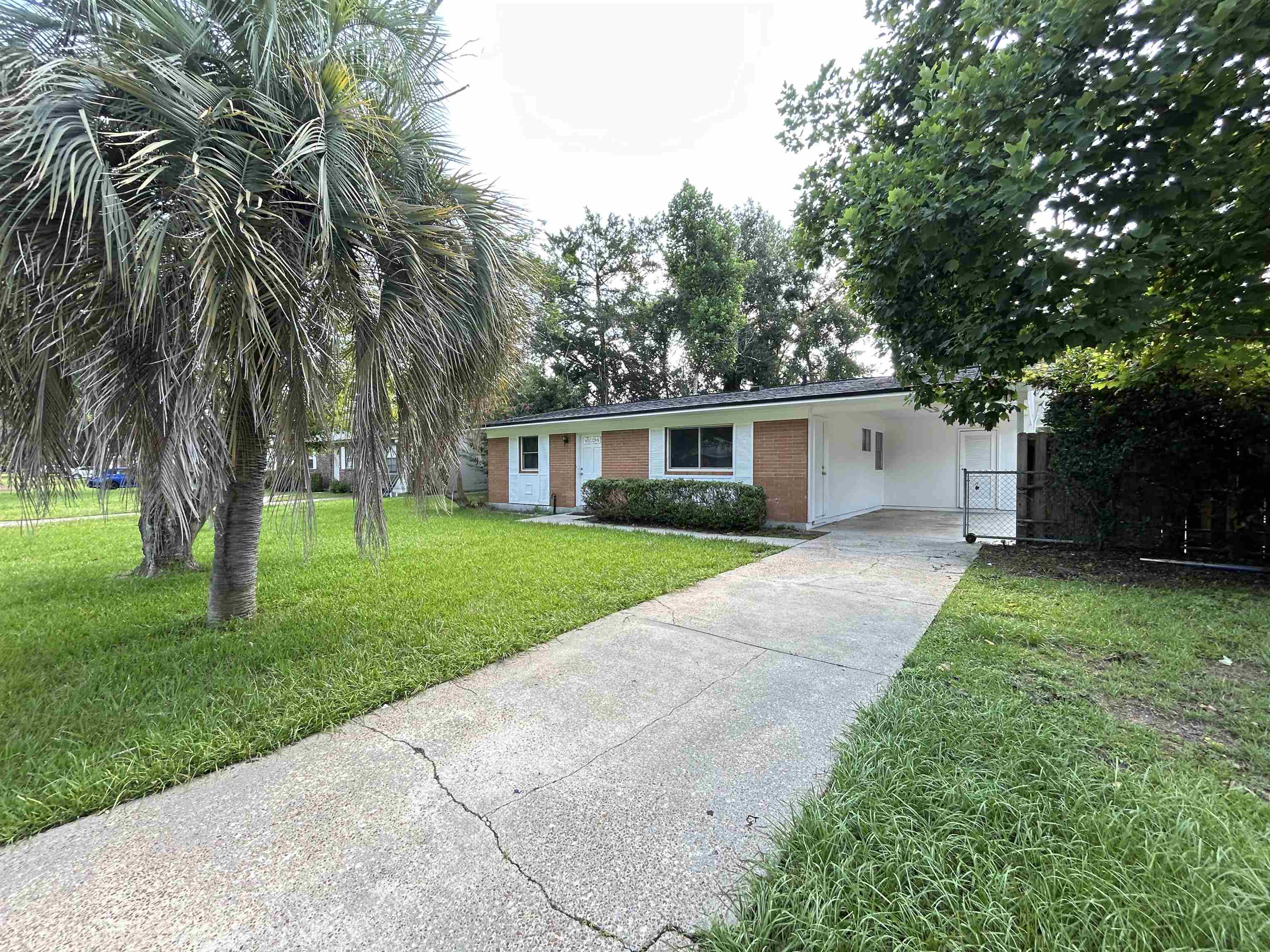 821 Essex Drive, Tallahassee, Florida image 2