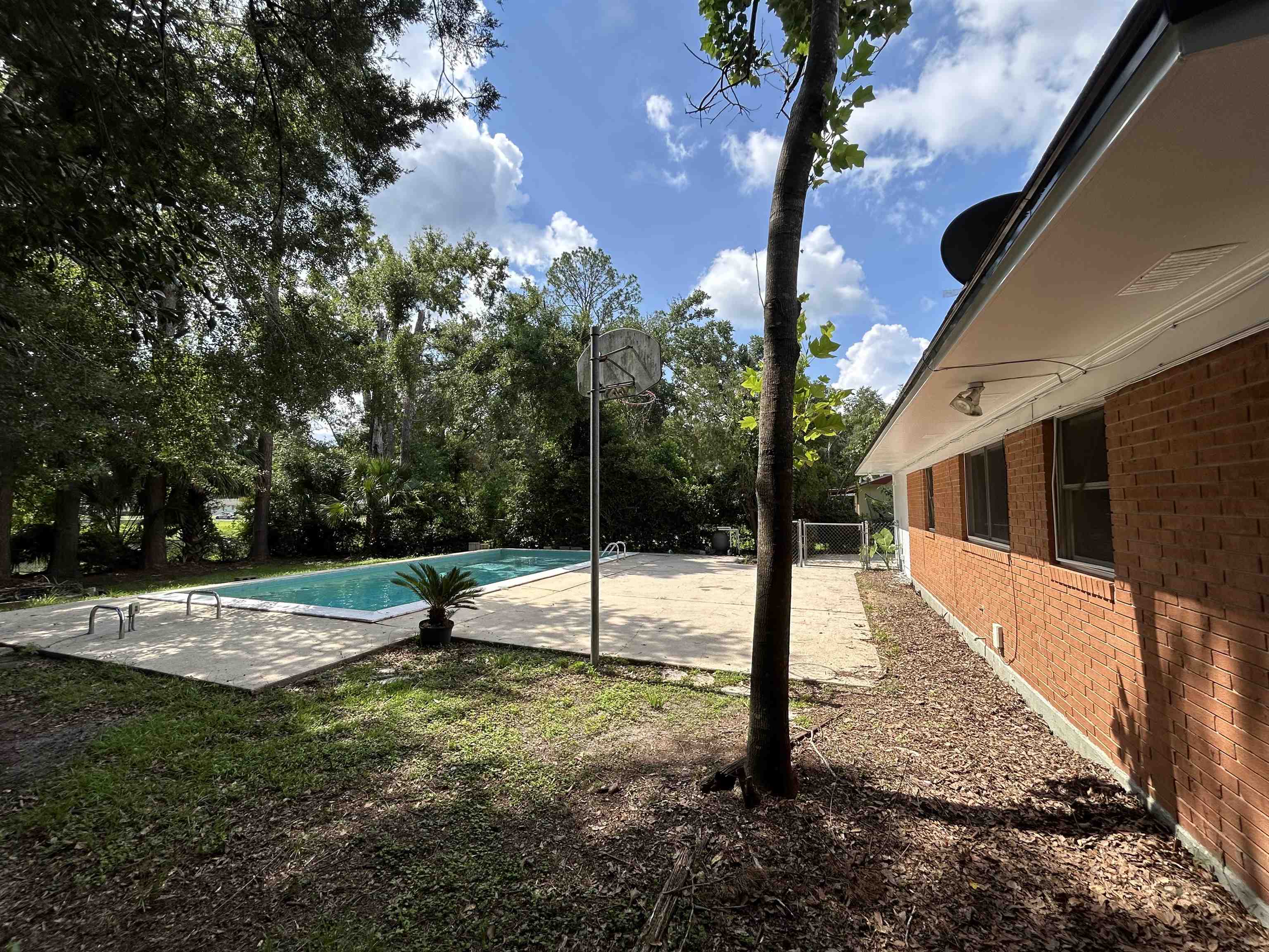 821 Essex Drive, Tallahassee, Florida image 29