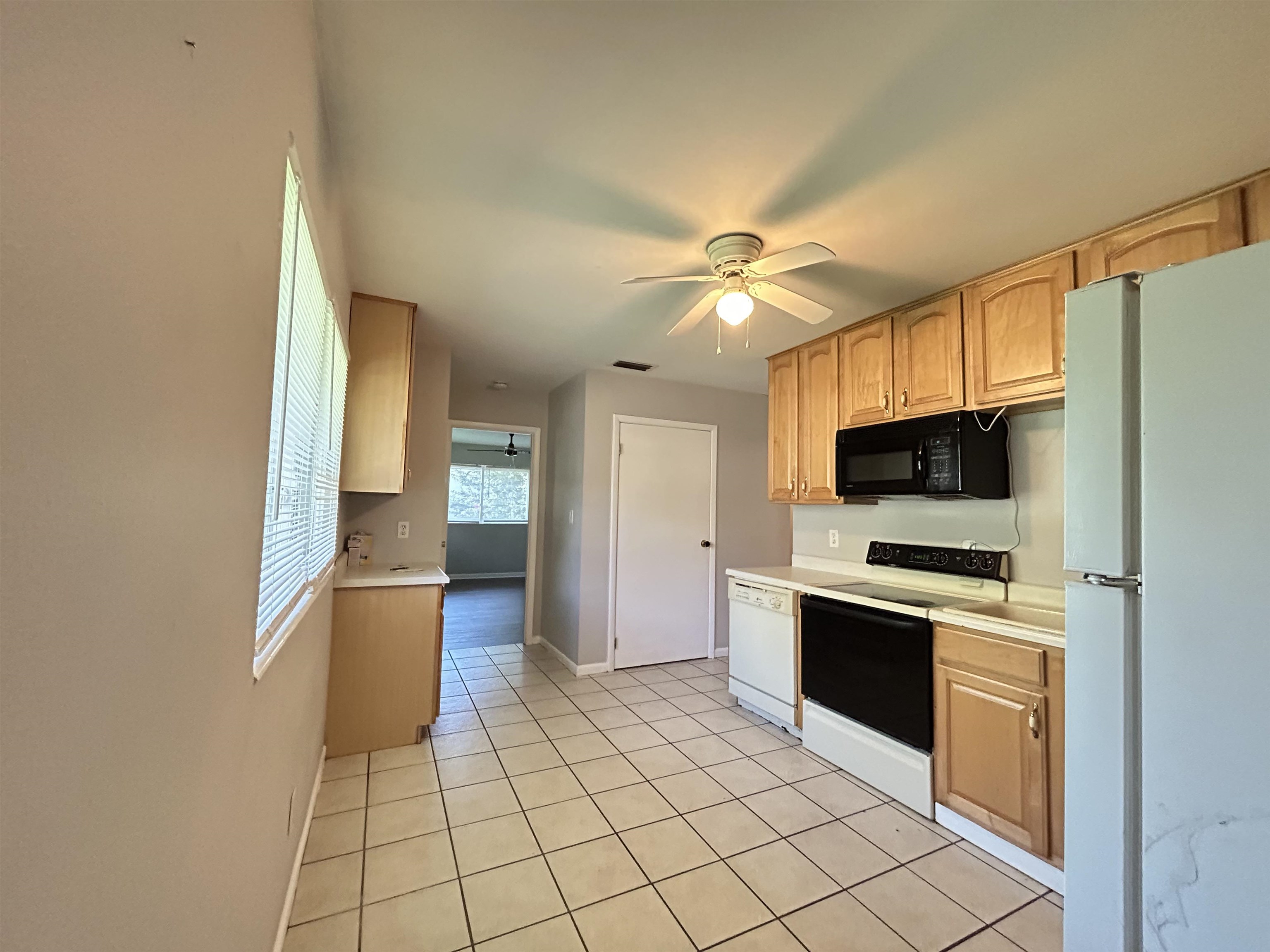 821 Essex Drive, Tallahassee, Florida image 9