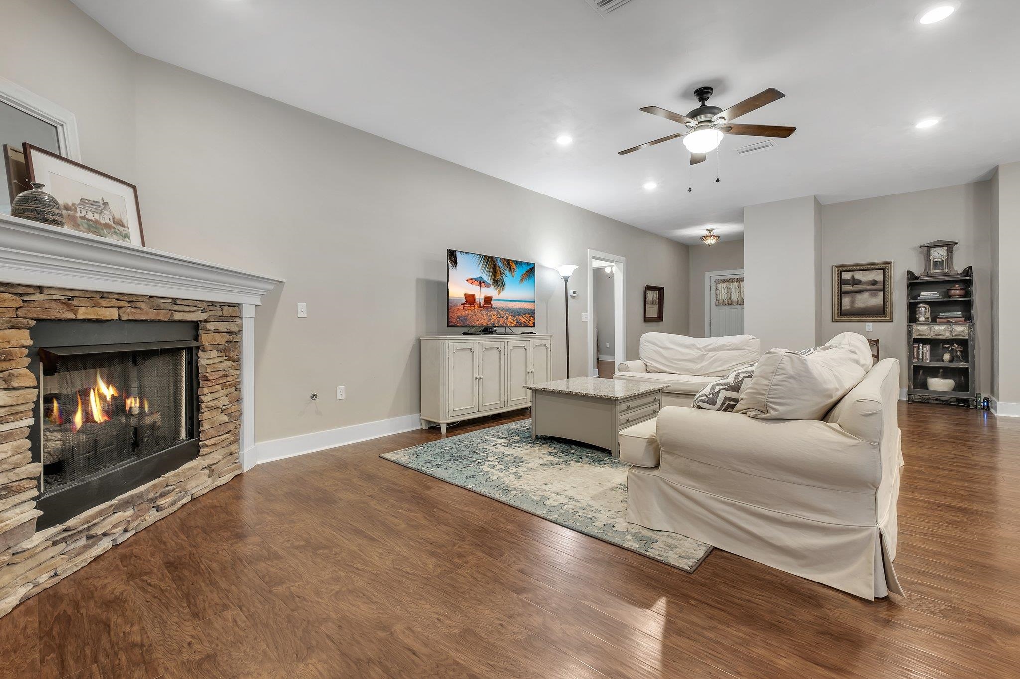 8033 E Briarcreek Road, Tallahassee, Texas image 10