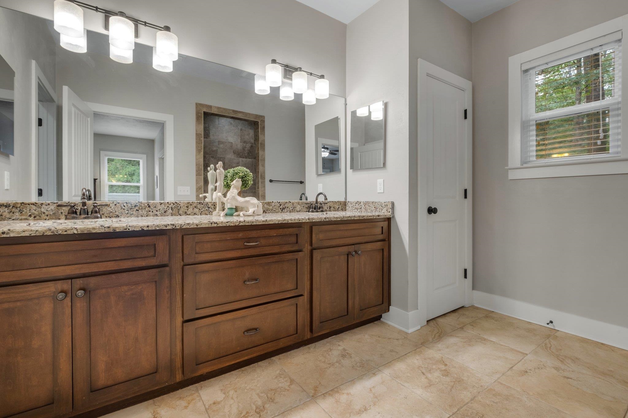 8033 E Briarcreek Road, Tallahassee, Texas image 24