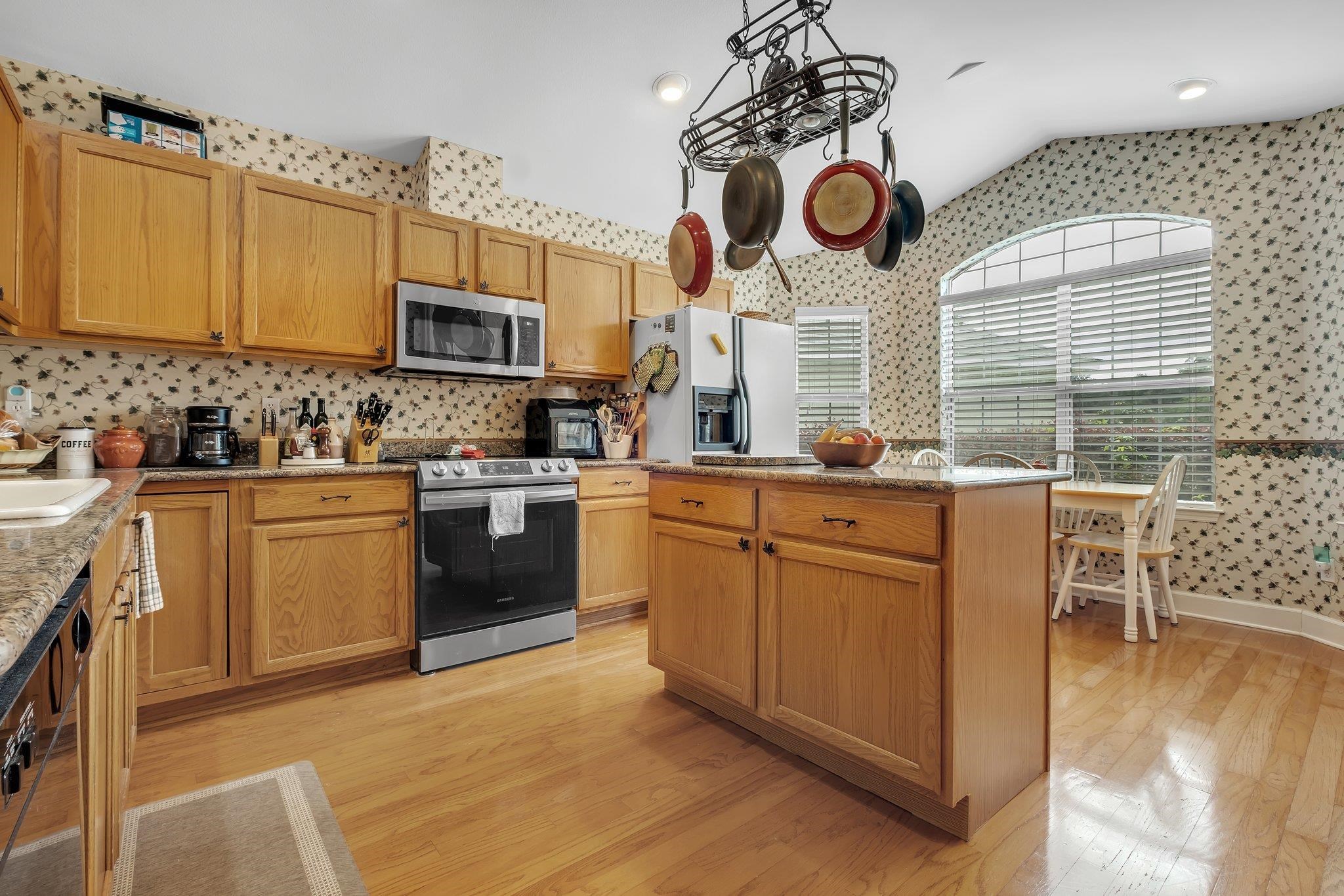 1623 Berry Hill Court, Tallahassee, Texas image 6