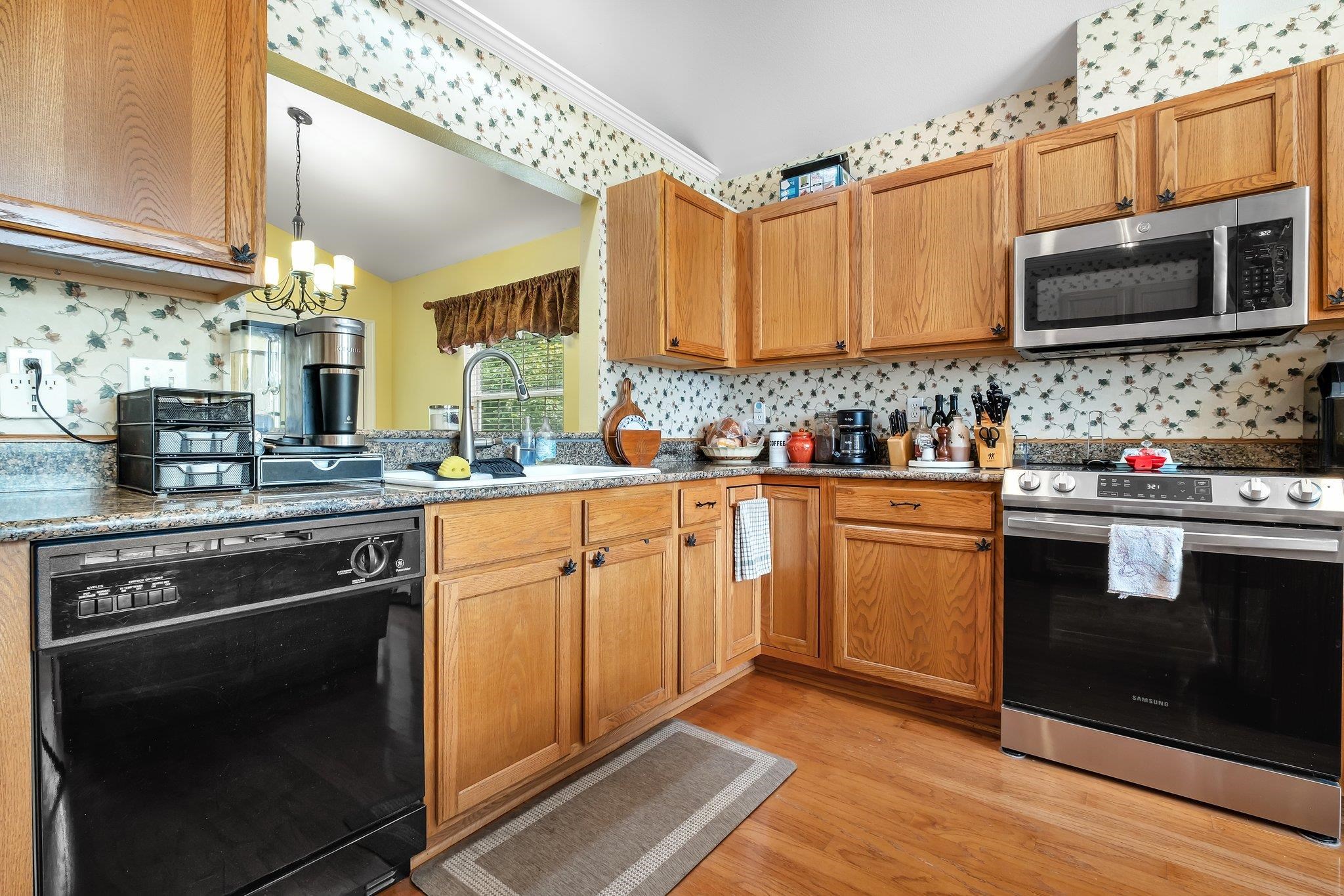 1623 Berry Hill Court, Tallahassee, Texas image 9