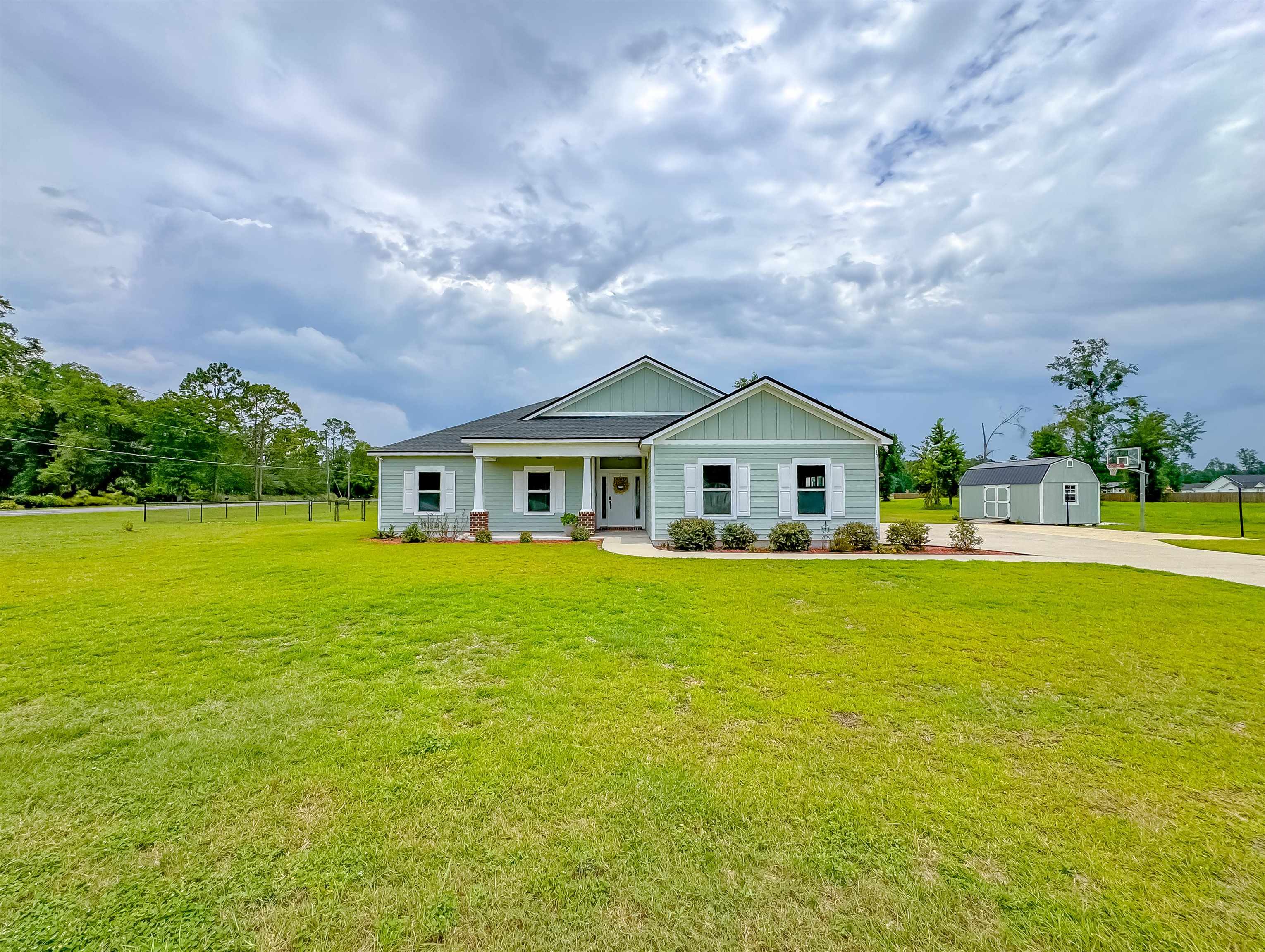 10 Stone Way, Crawfordville, Florida image 1