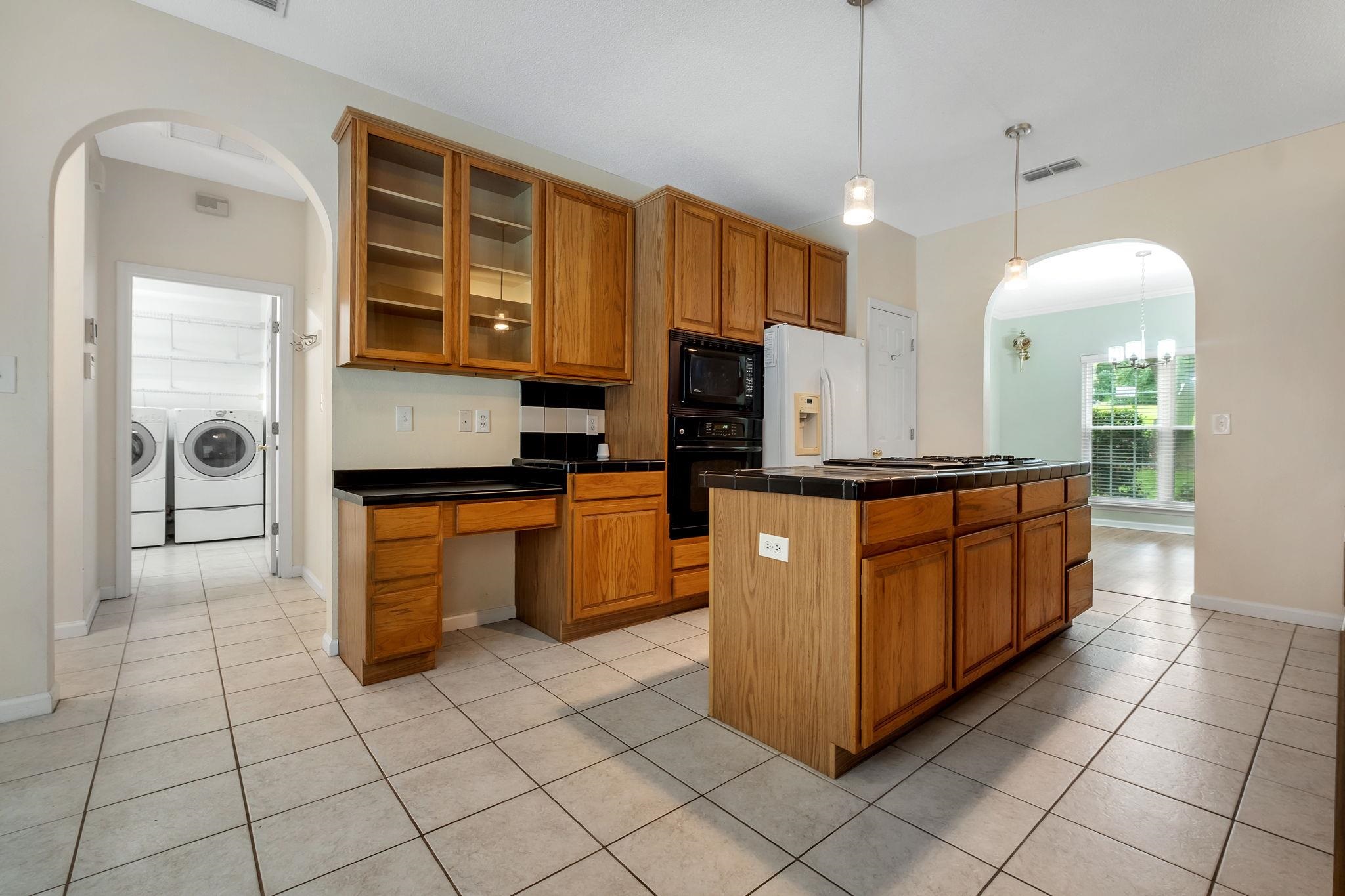405 Holly Hill Court, Tallahassee, Texas image 14