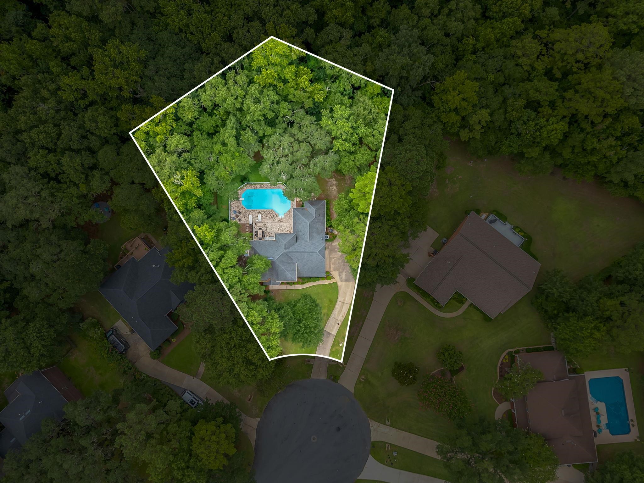 405 Holly Hill Court, Tallahassee, Texas image 2