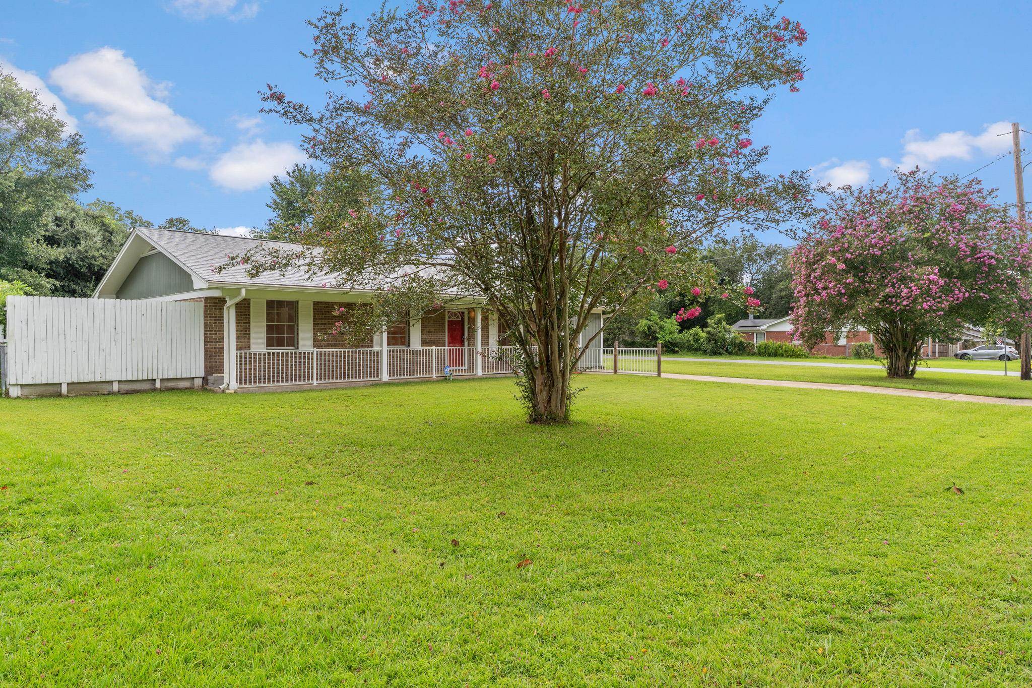 1855 Hopkins Drive, Tallahassee, Florida image 5