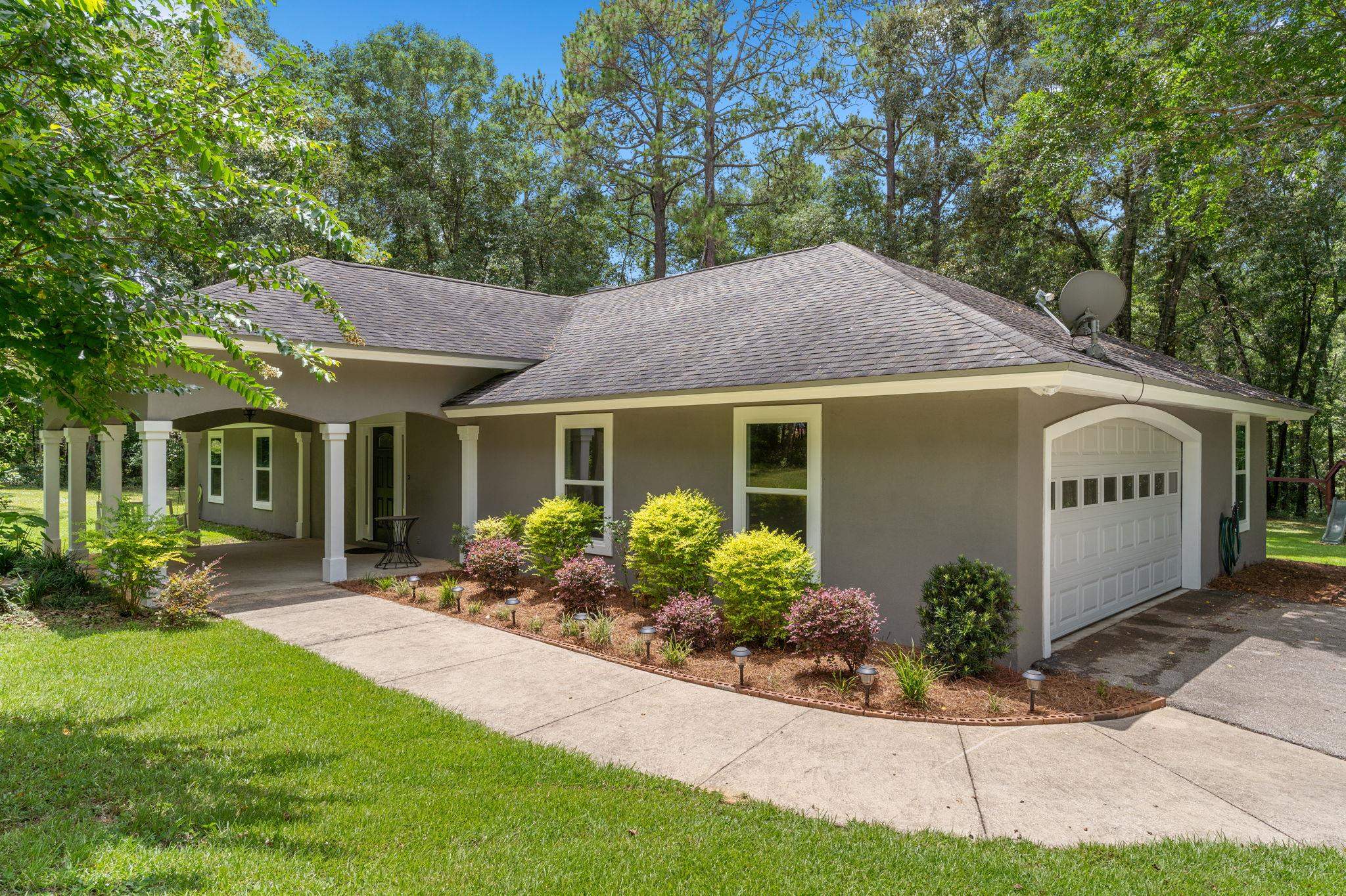 5752 Veterans Memorial Drive, Tallahassee, Florida image 1